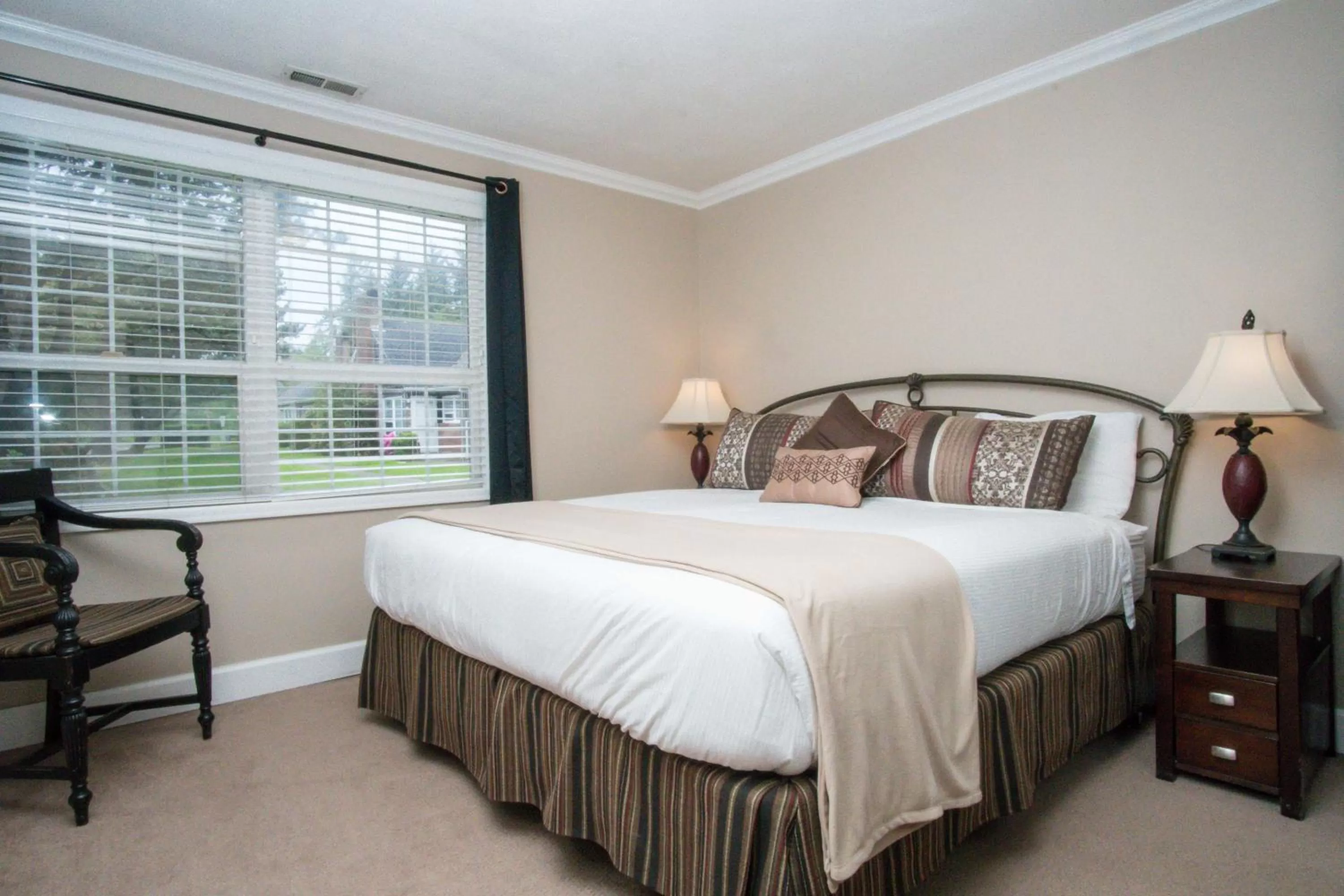 Bed in Ecola Creek Lodge