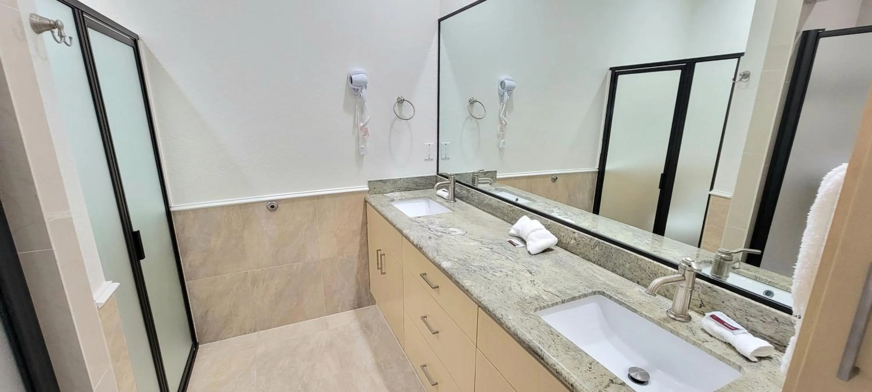 Bathroom in Lighthouse Inn