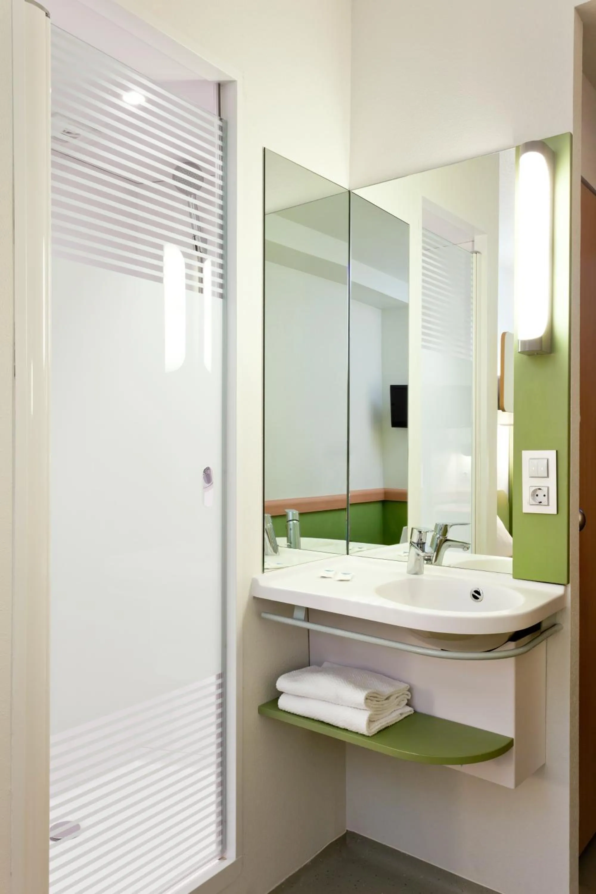 Bathroom in Ibis Budget Madrid Centro Las Ventas