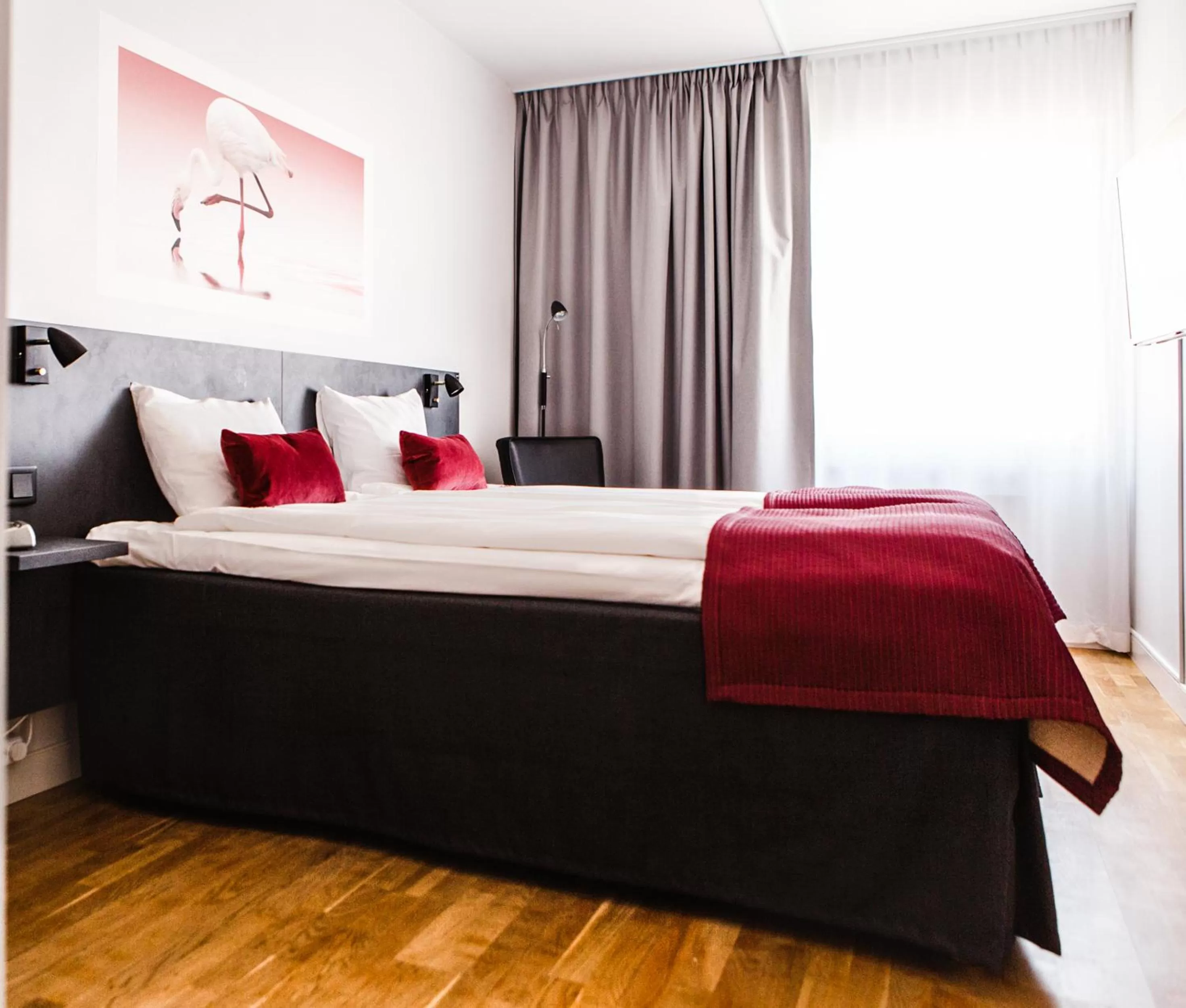 Day, Bed in Best Western Plaza Hotel