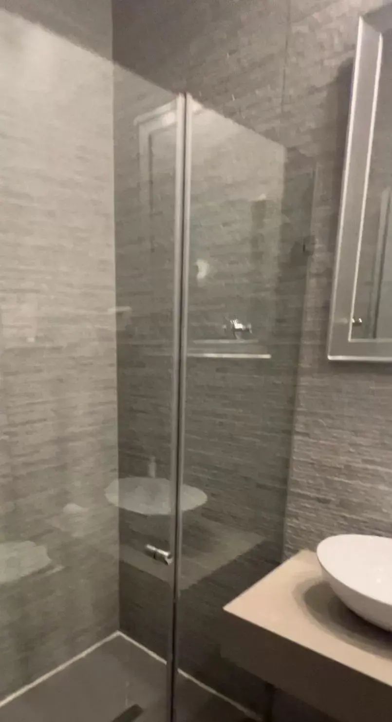 Single Room with Bathroom - single occupancy in The MAZ Jerusalem Single Room with Bathroom - single occupancy in The MAZ Jerusalem