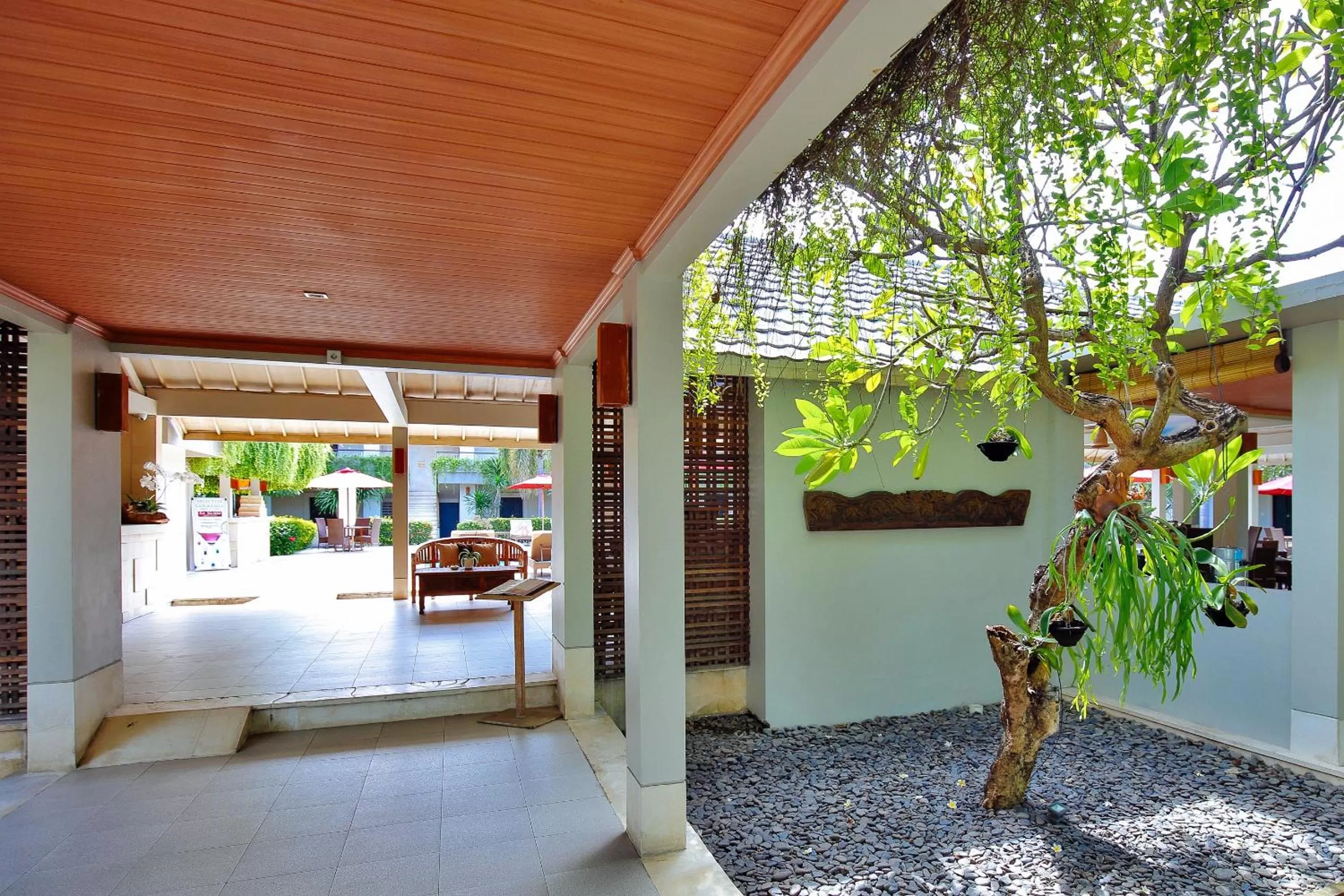 Facade/entrance in Dewi Sri Hotel