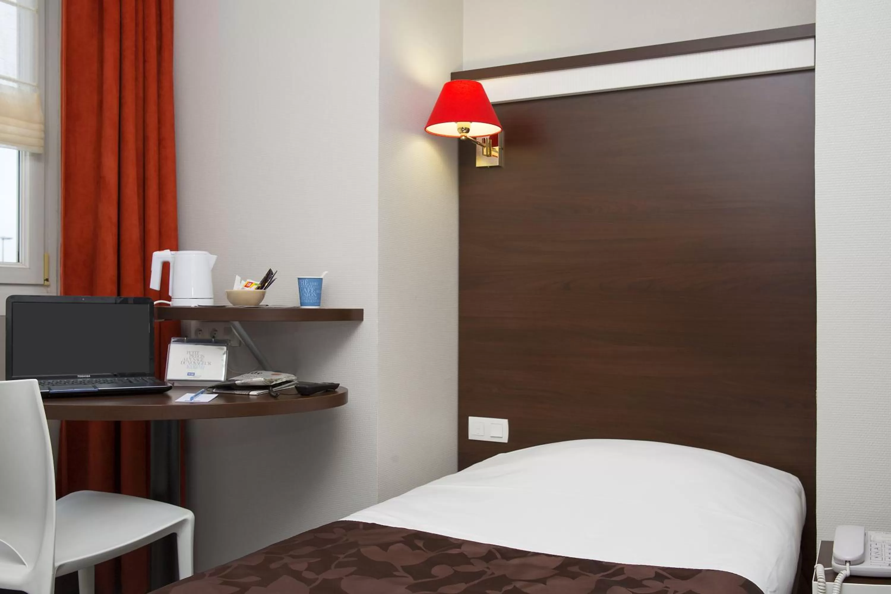 Decorative detail, Bed in Hôtel des Reignaux