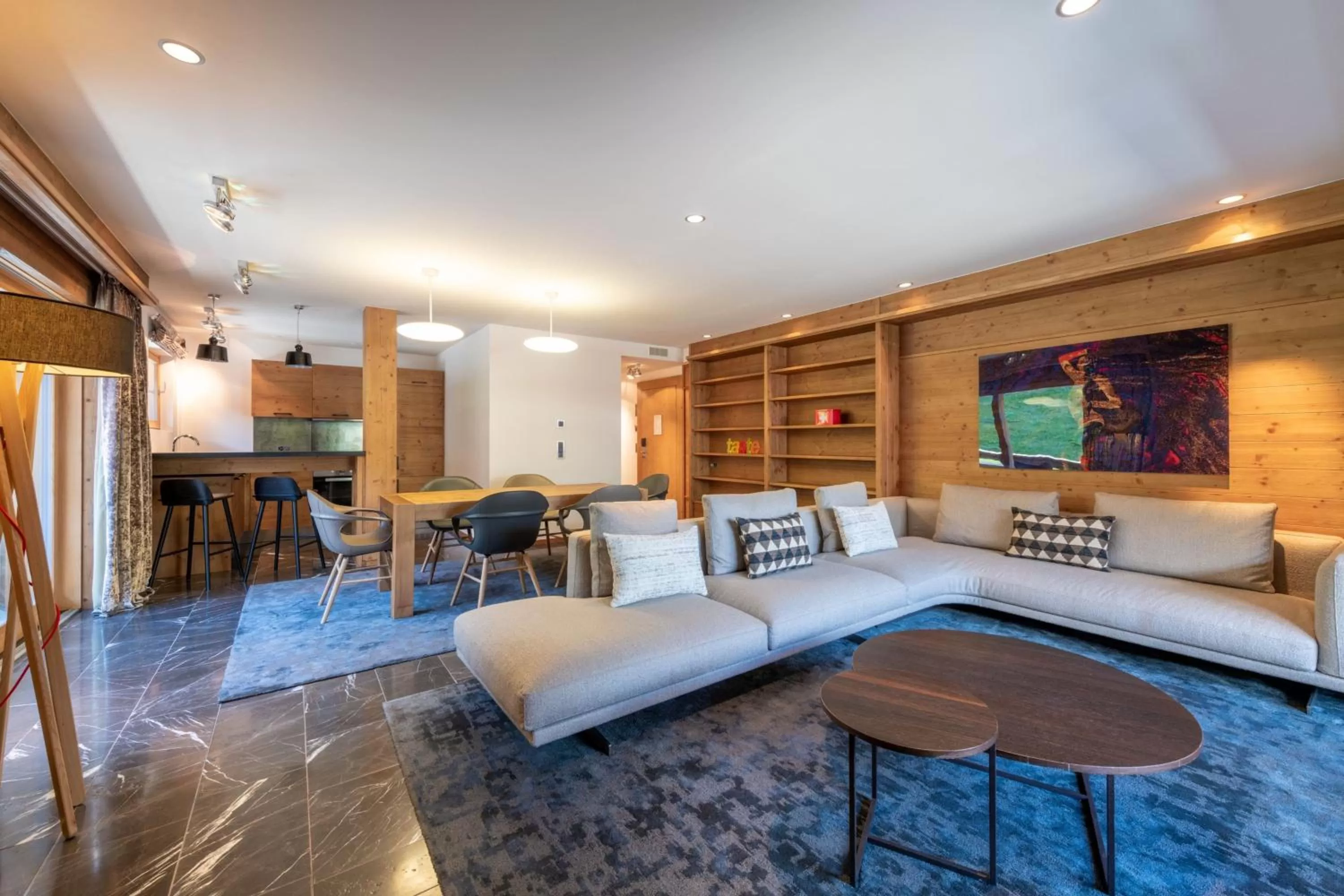 Photo of the whole room in W Verbier