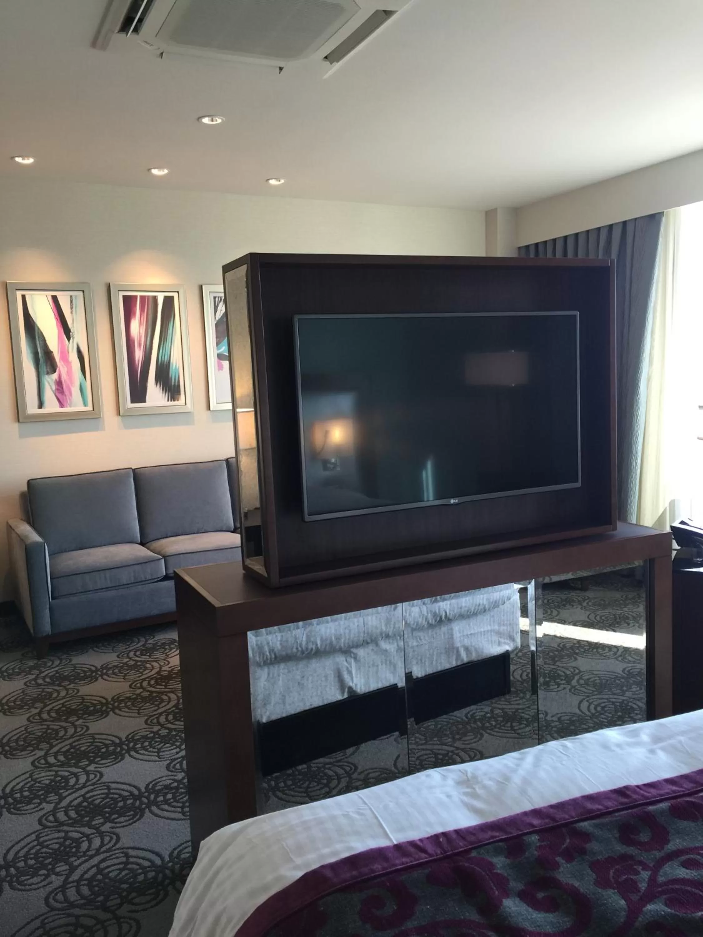 TV and multimedia, Bed in Parkwest Bicycle Casino