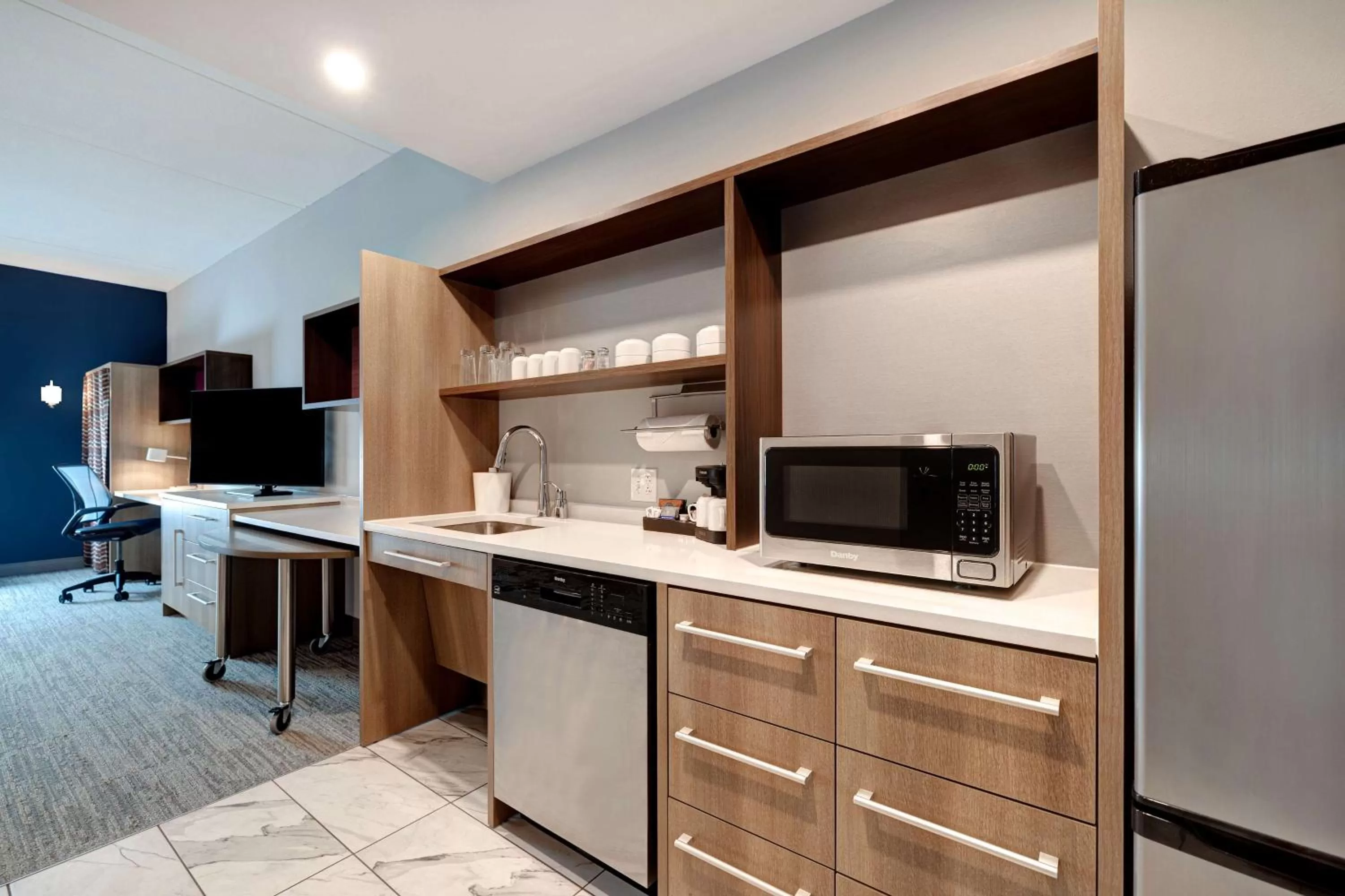 Kitchen or kitchenette in Home2 Suites By Hilton Nashville Downtown-Metrocenter