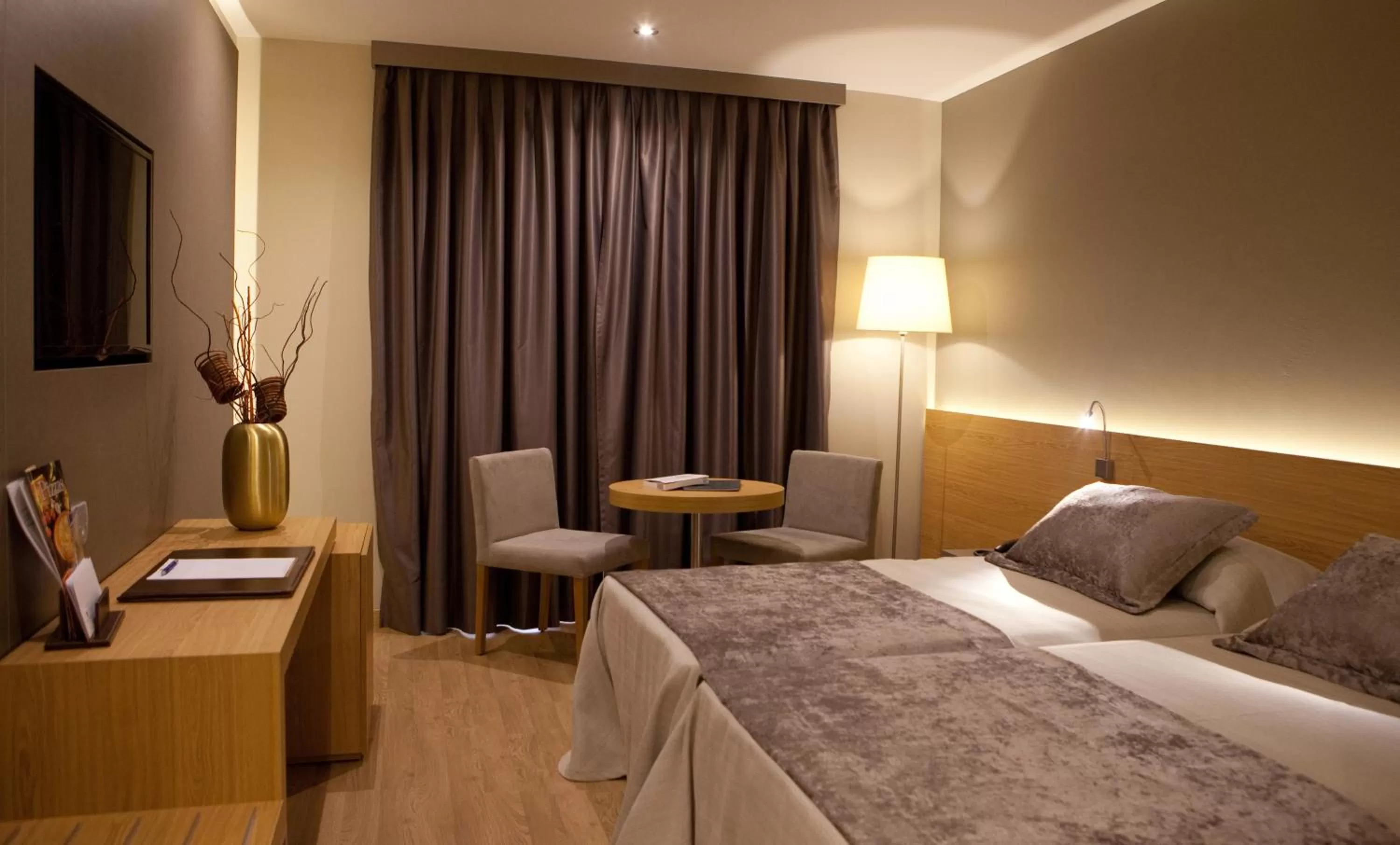 Photo of the whole room, Bed in M.A. Hotel Sevilla Congresos