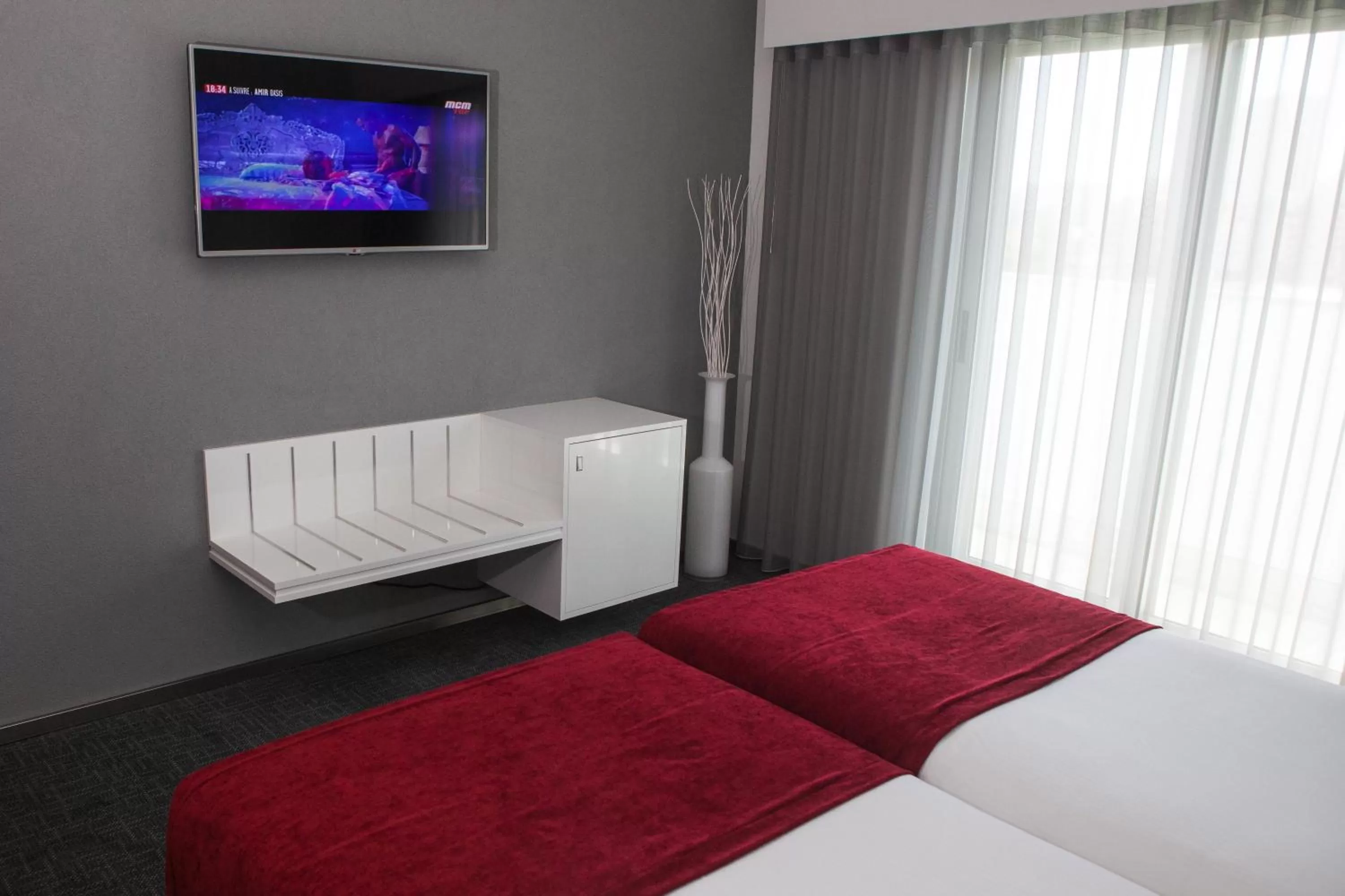 TV and multimedia, Bed in Hotel Costa Verde