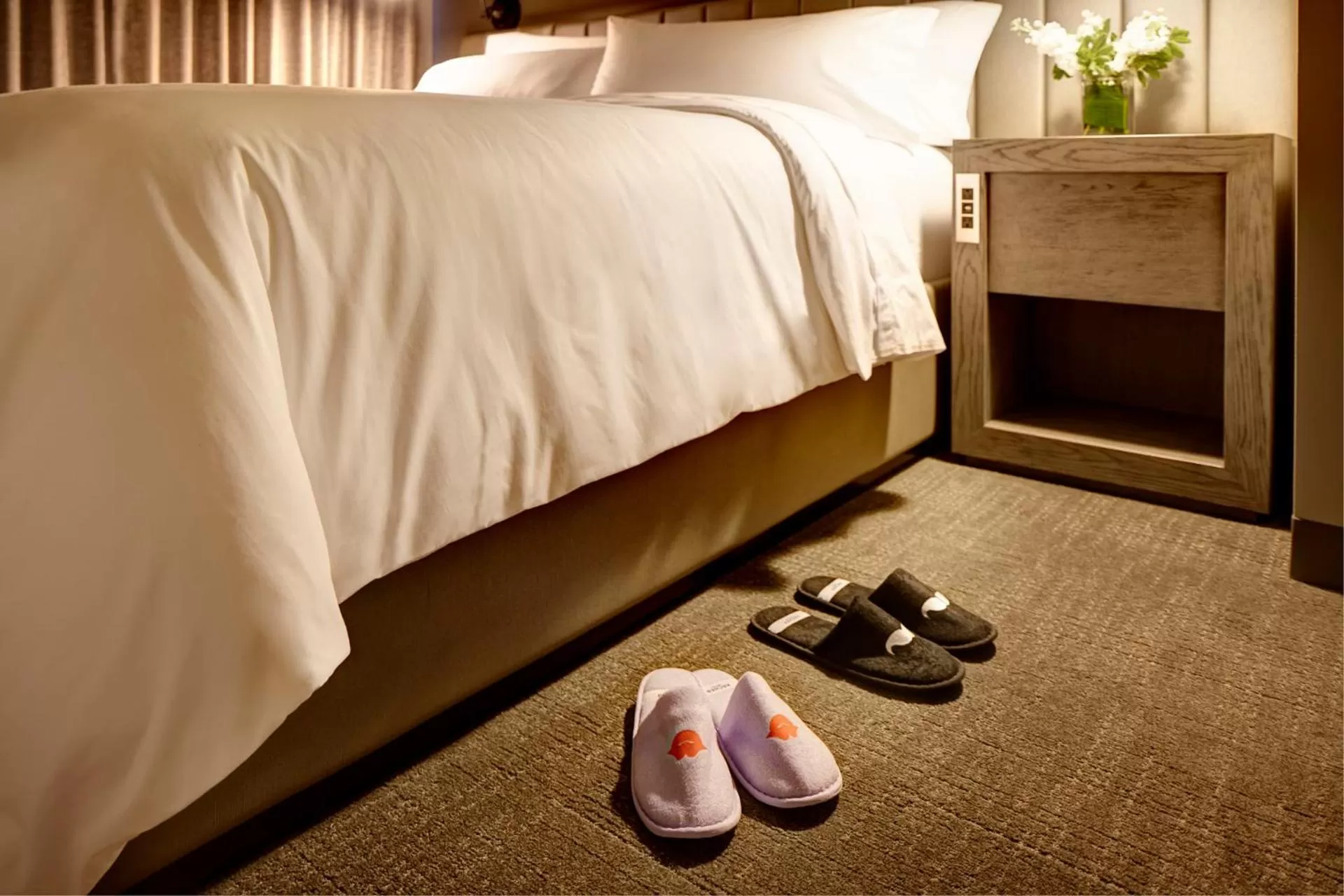 Decorative detail, Bed in Archer Hotel Florham Park