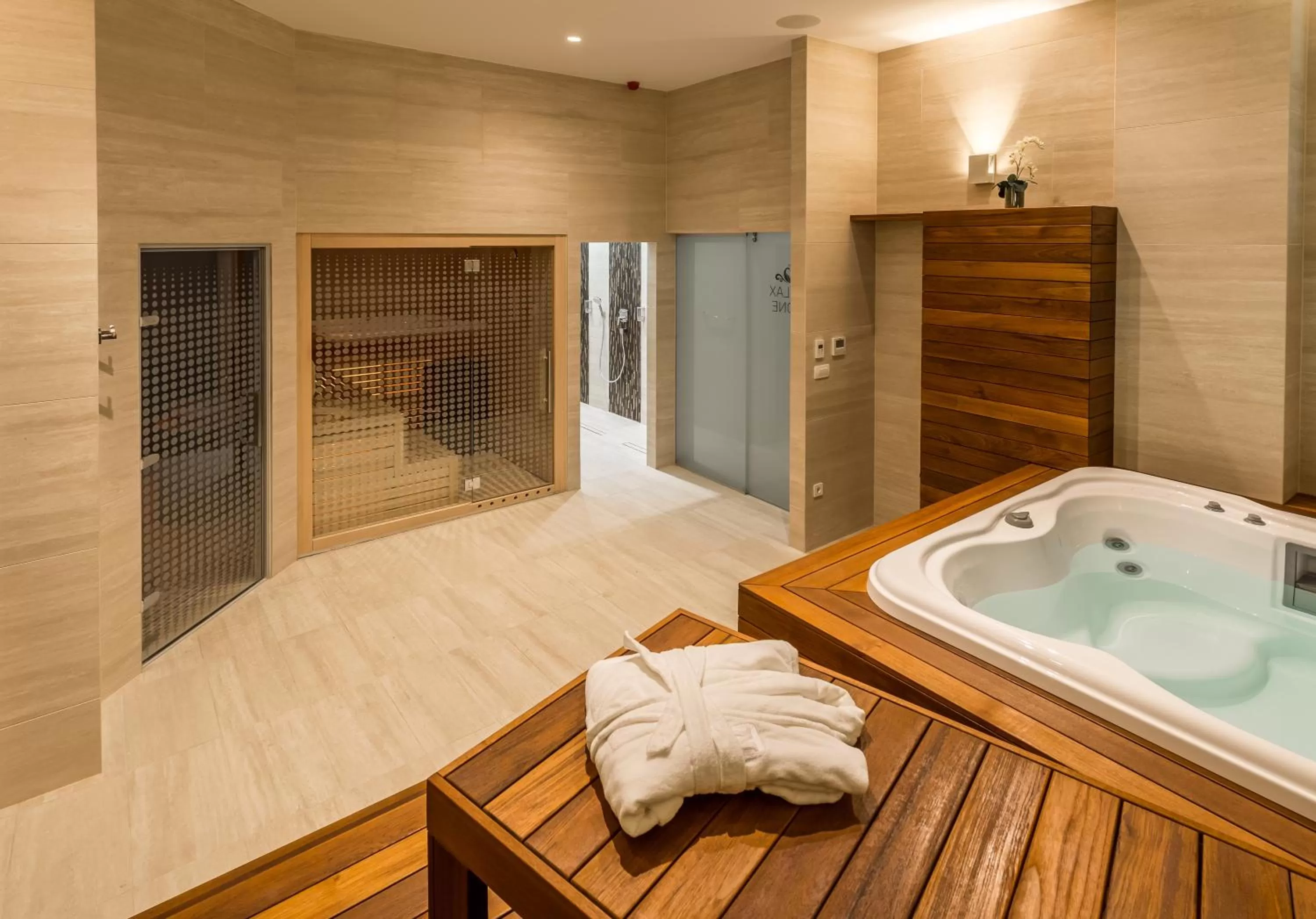 Hot Tub in Admiral Hotel