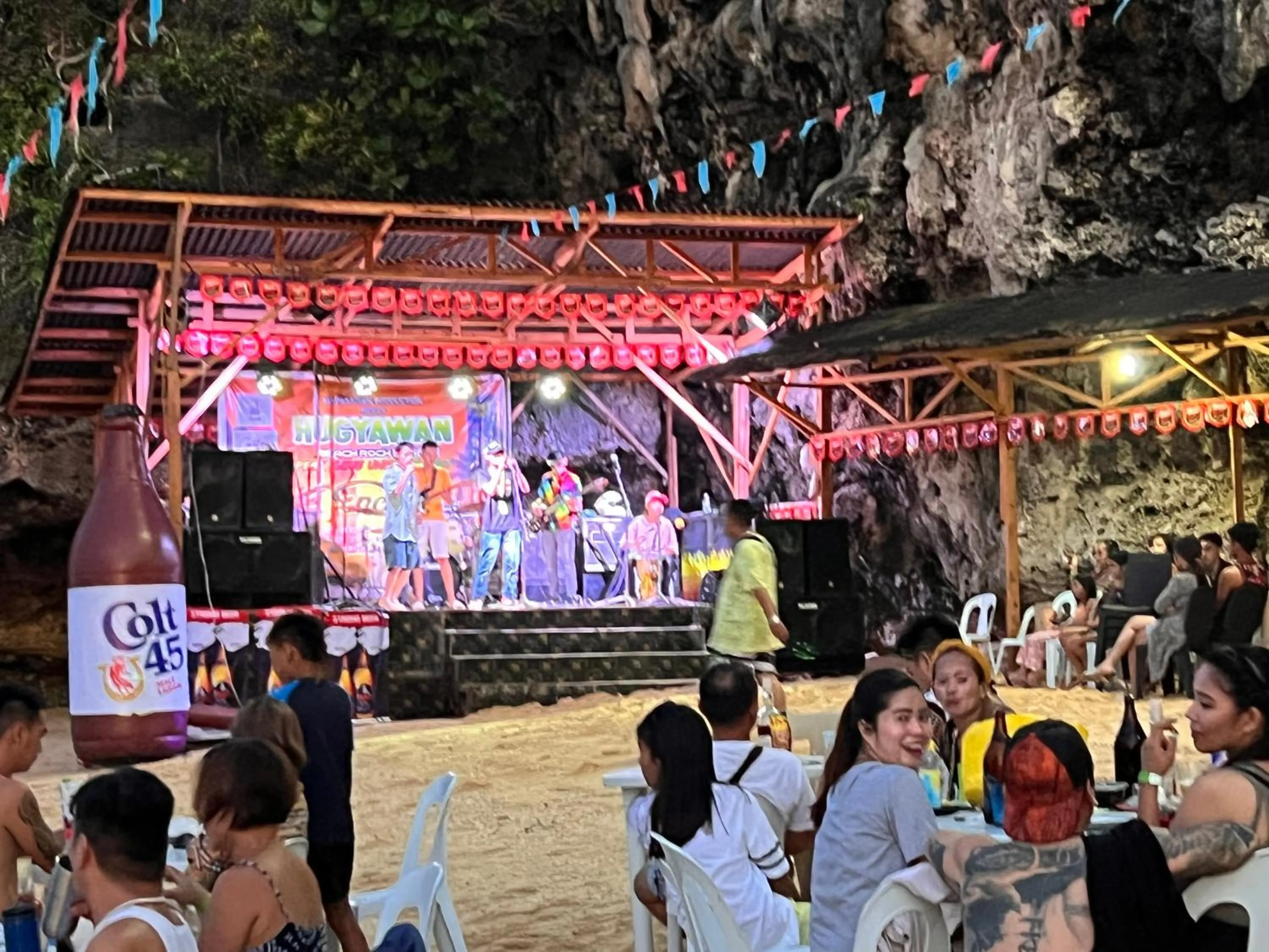Entertainment in Gratum Beach Resort