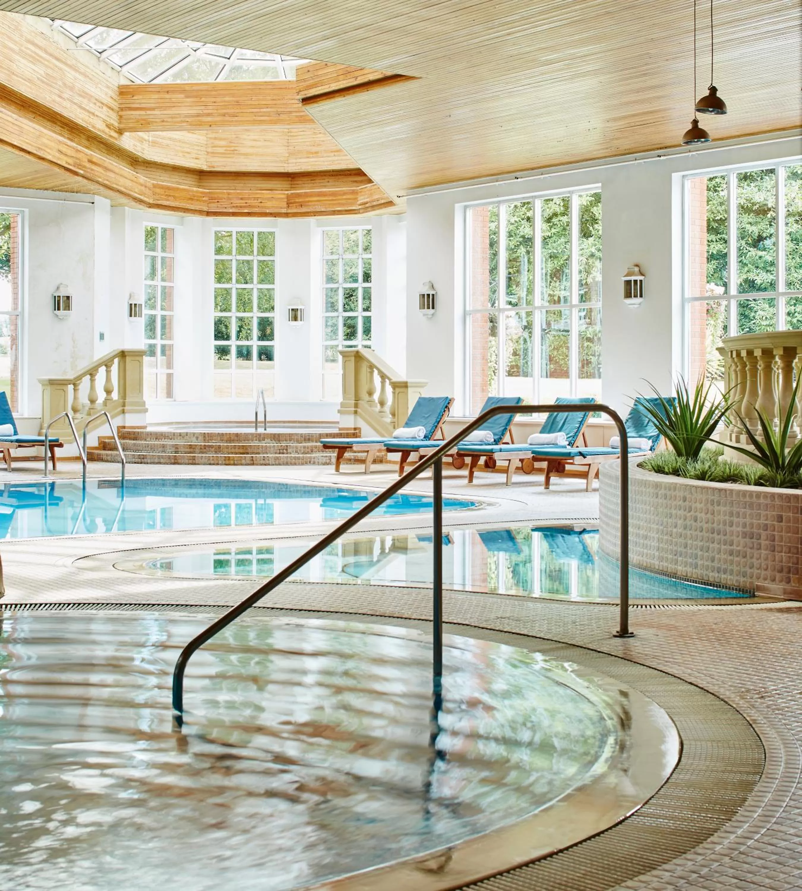 Swimming pool in Sprowston Manor Hotel, Spa & Golf