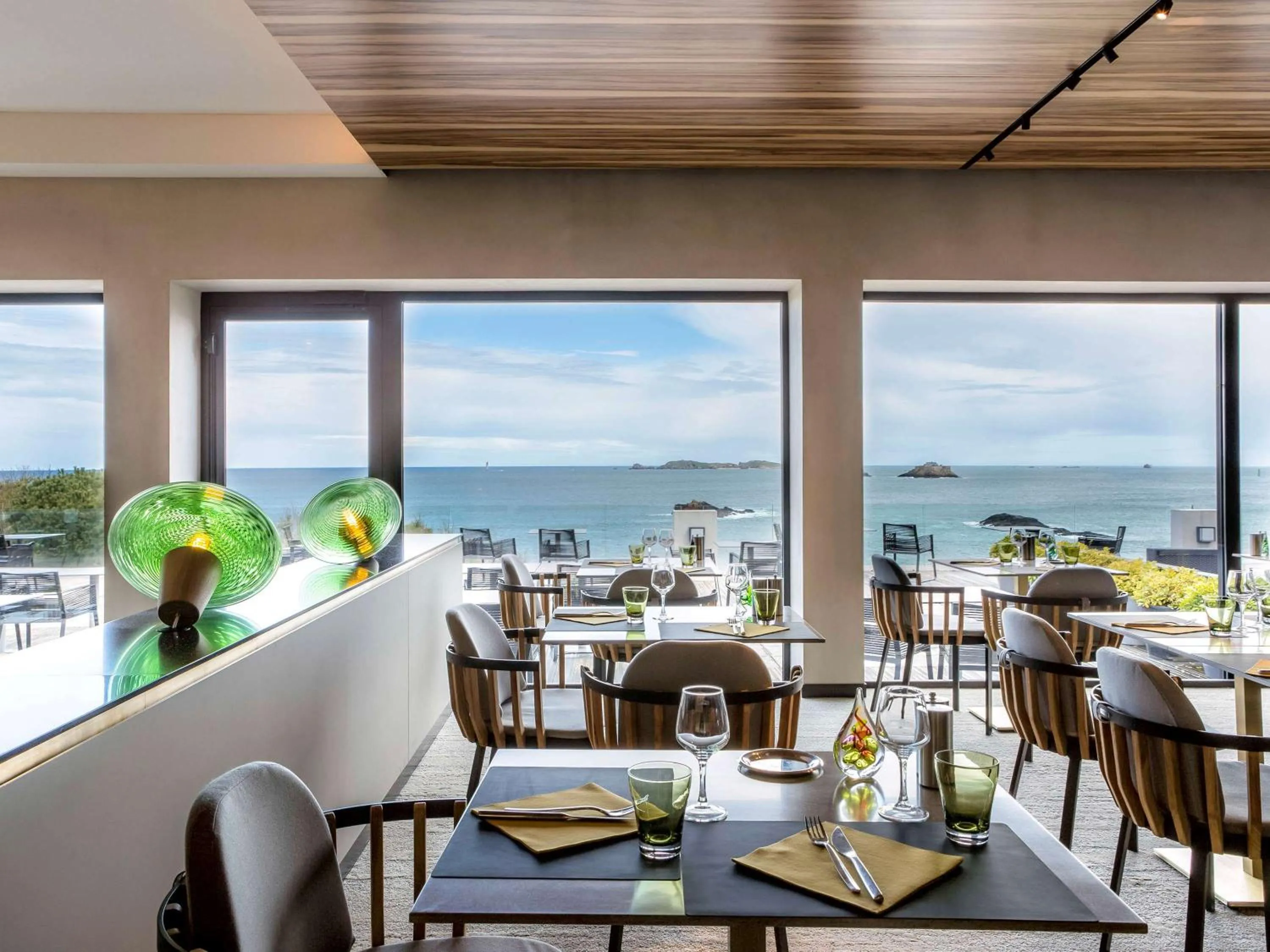 Restaurant/places to eat in Emeria Dinard Thalasso Spa