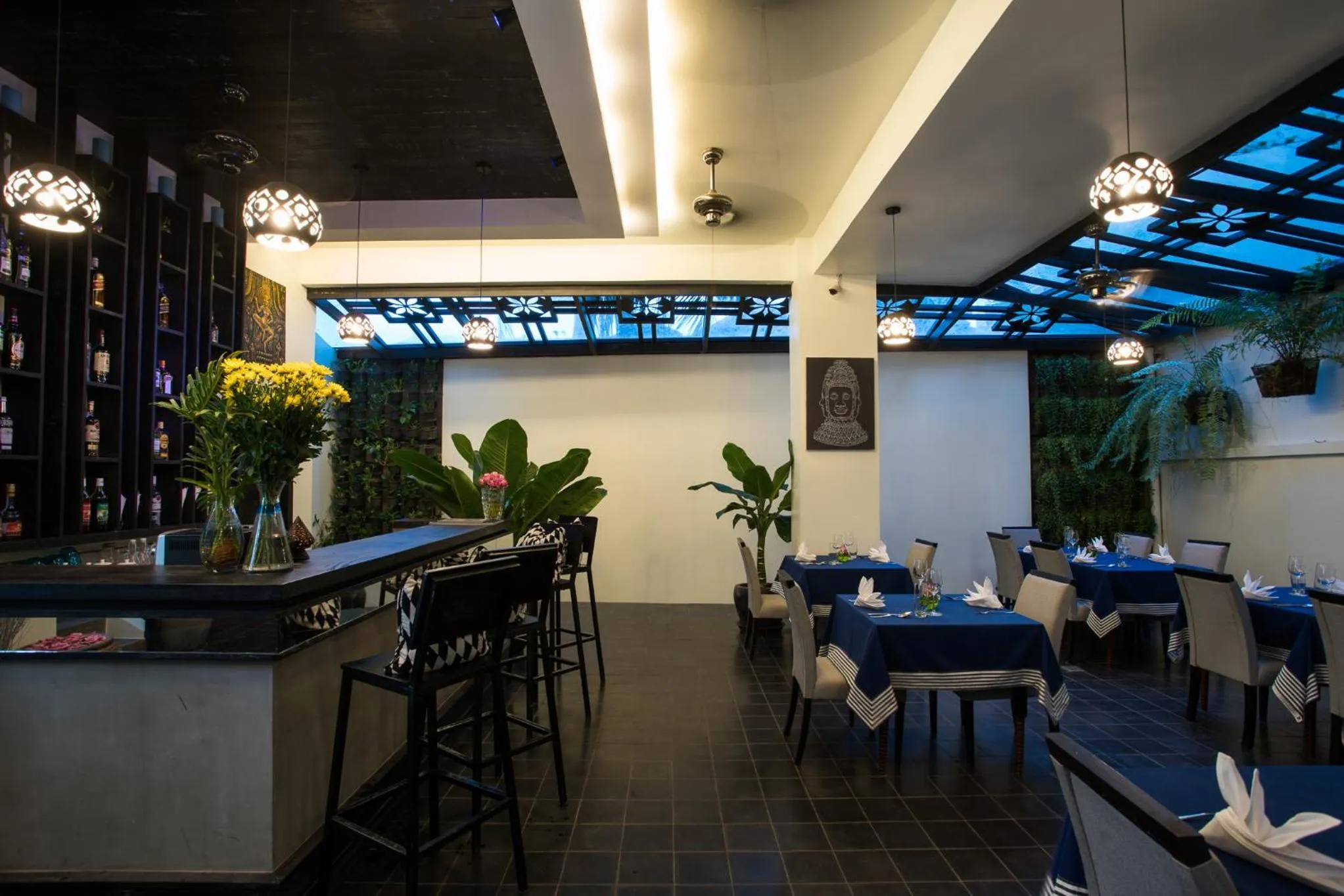 Restaurant/places to eat in Monthara Angkor Residence
