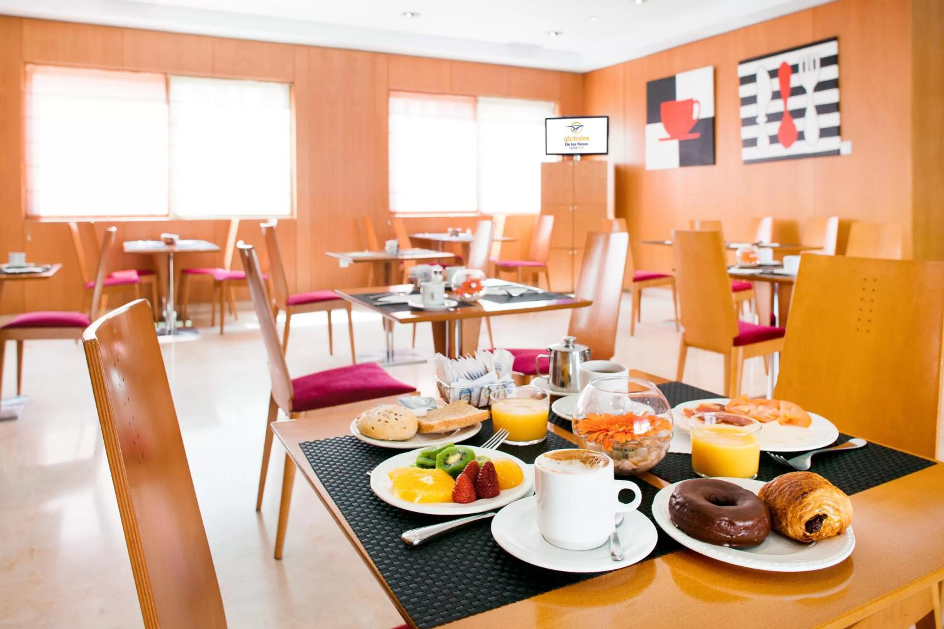 Restaurant/places to eat in Globales de los Reyes