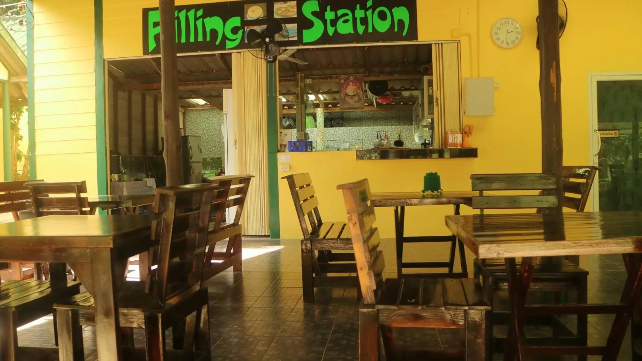 Restaurant/places to eat in Island Lodge