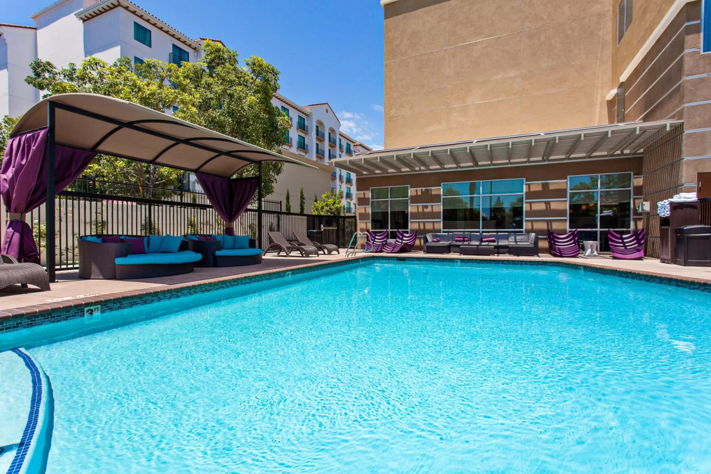 Swimming pool in Holiday Inn Express & Suites Anaheim Resort Area by IHG