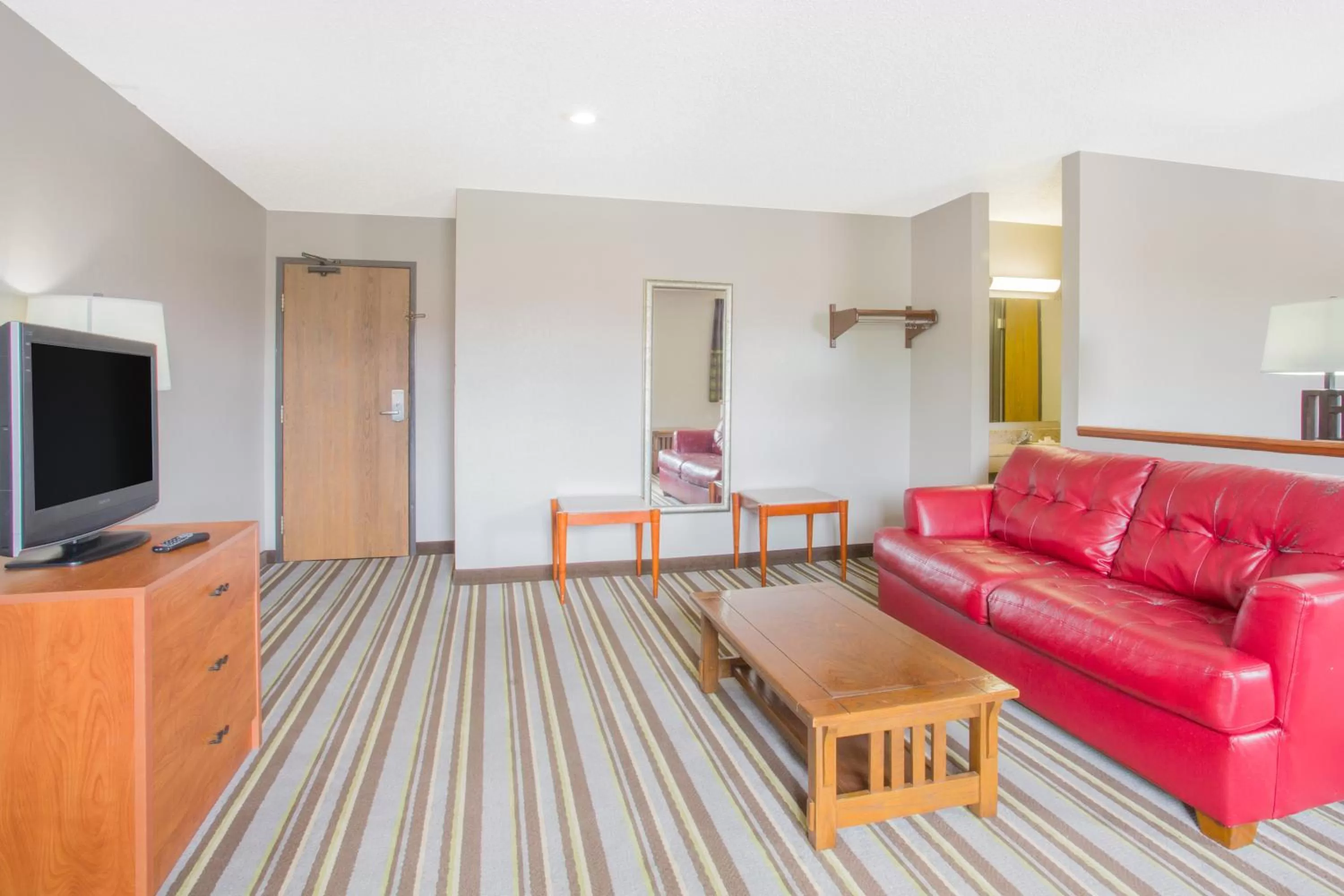 Seating area in Super 8 by Wyndham Abingdon VA