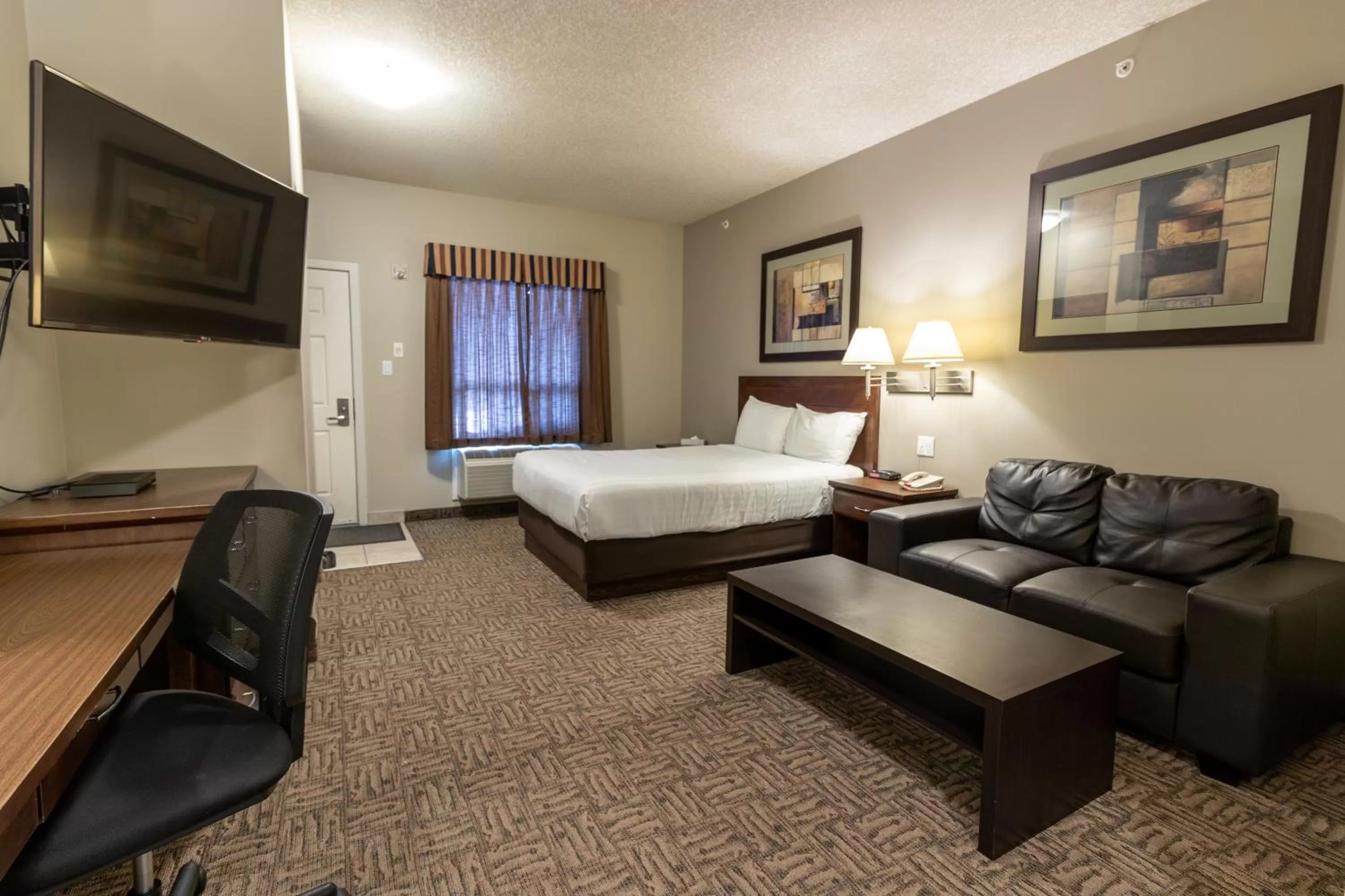 Bed in BCMInns - Lac La Biche