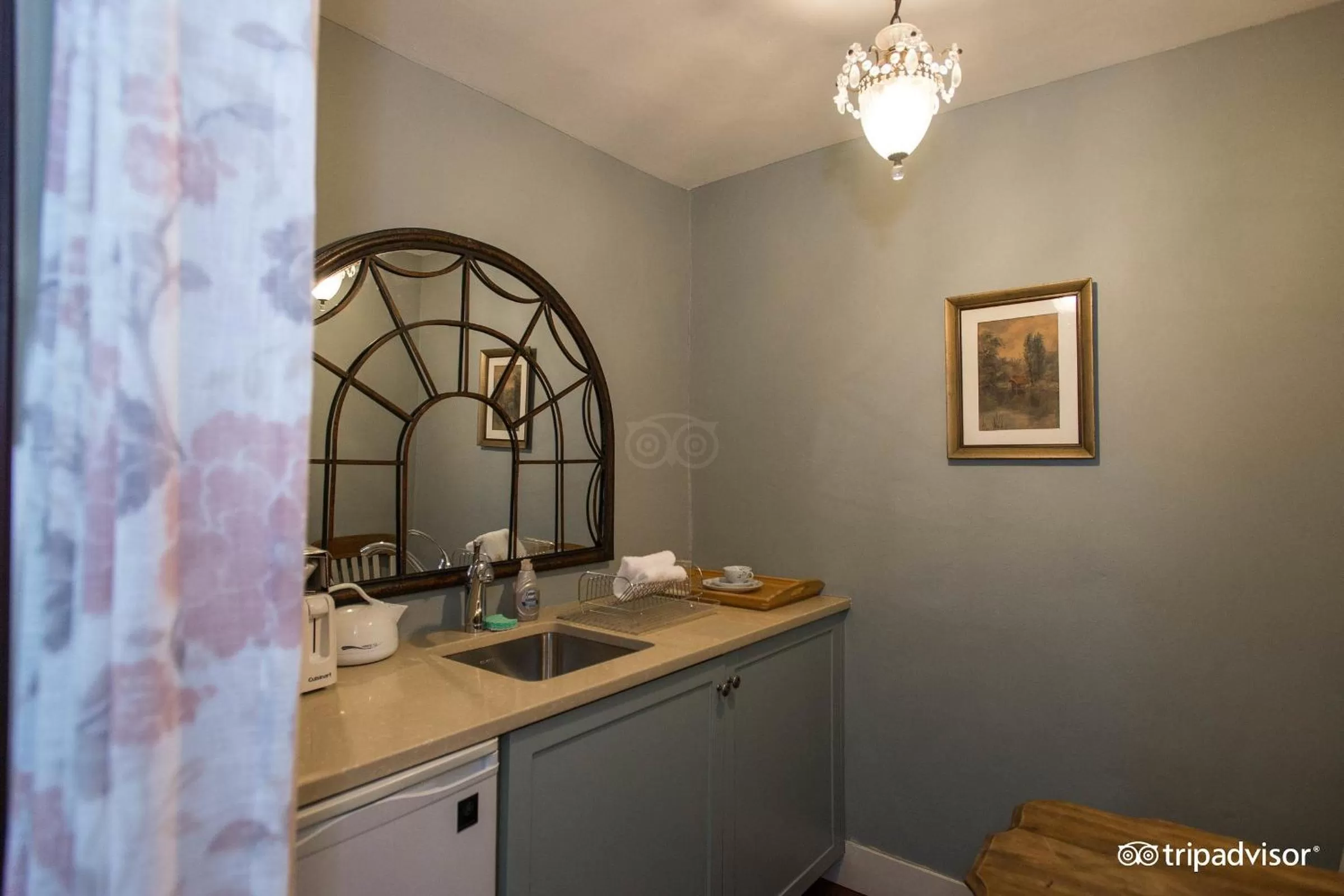 Kitchen or kitchenette in Incentra Village Hotel