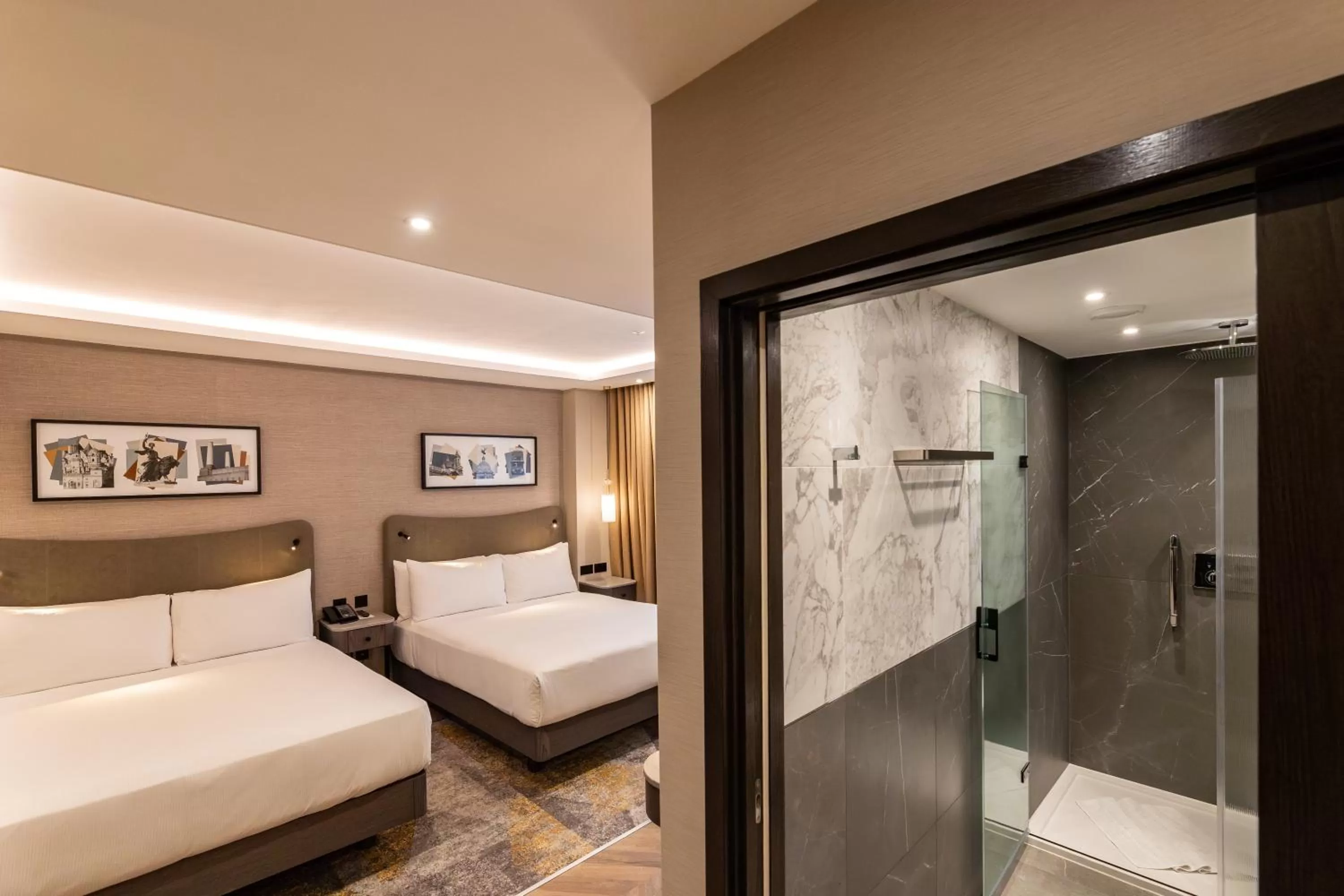 Bedroom, Bed in DoubleTree by Hilton London Victoria