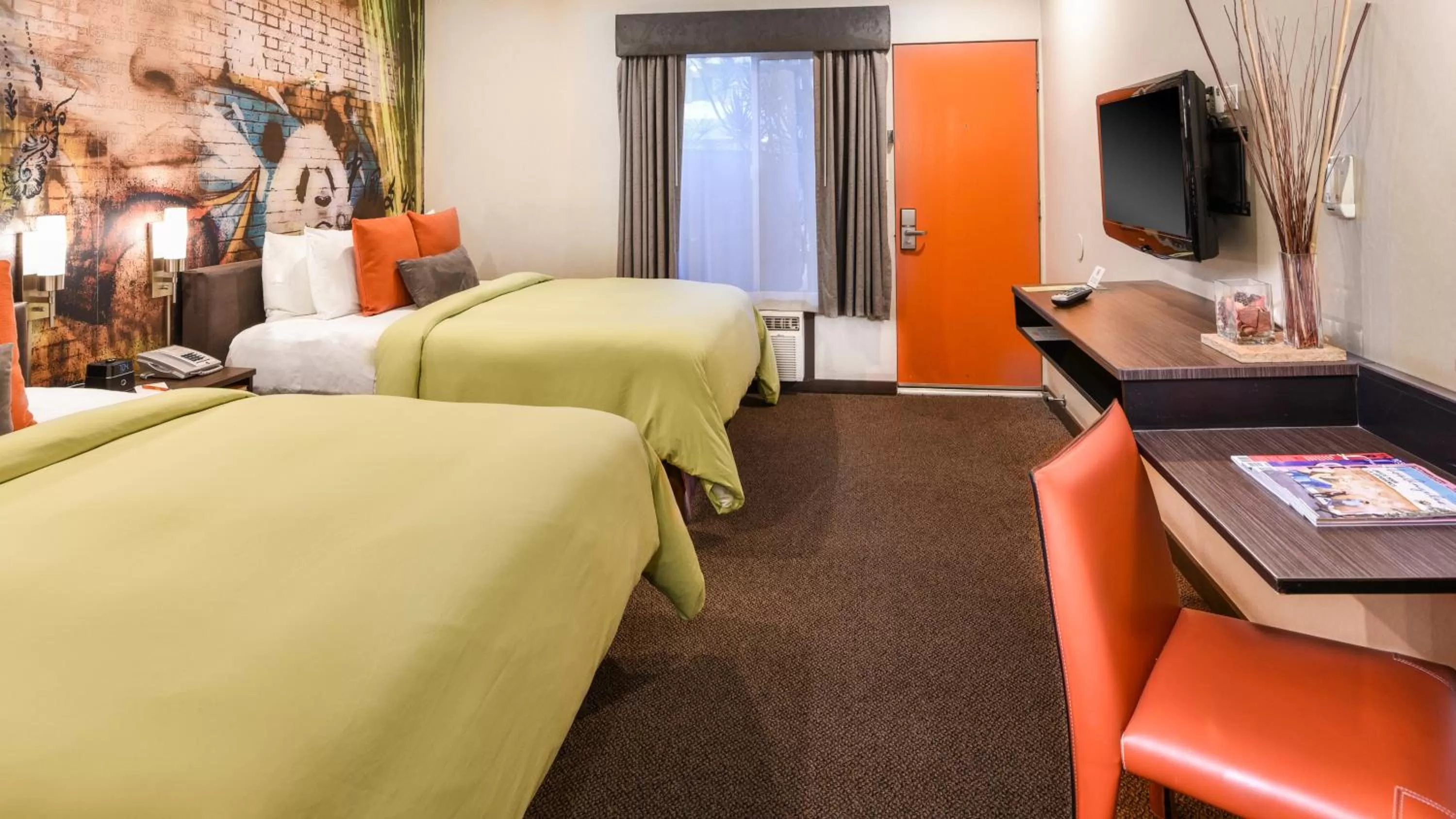 TV and multimedia, Bed in The Tangerine - a Burbank Hotel