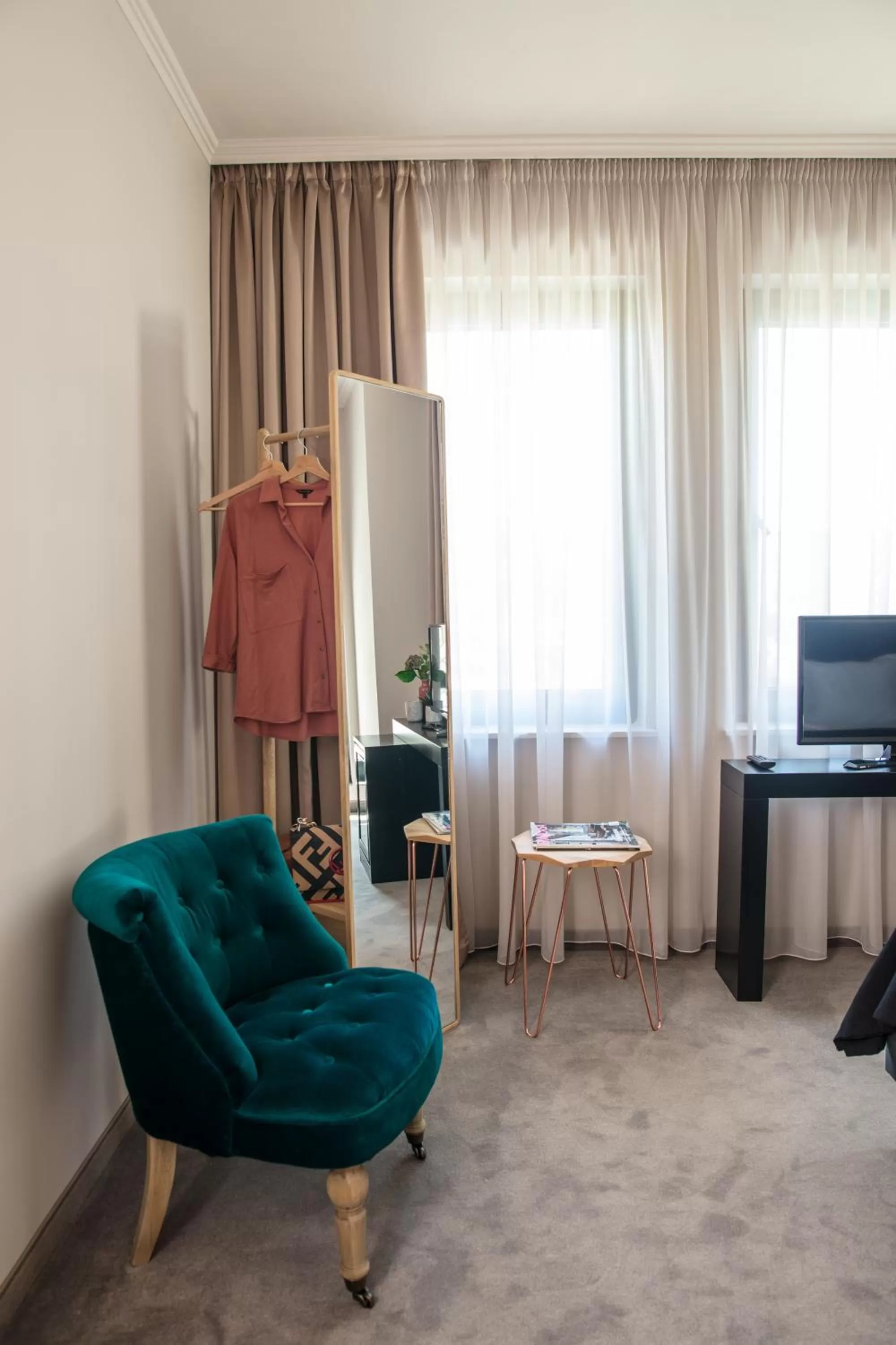 TV and multimedia in Reverence Boutique Hotel