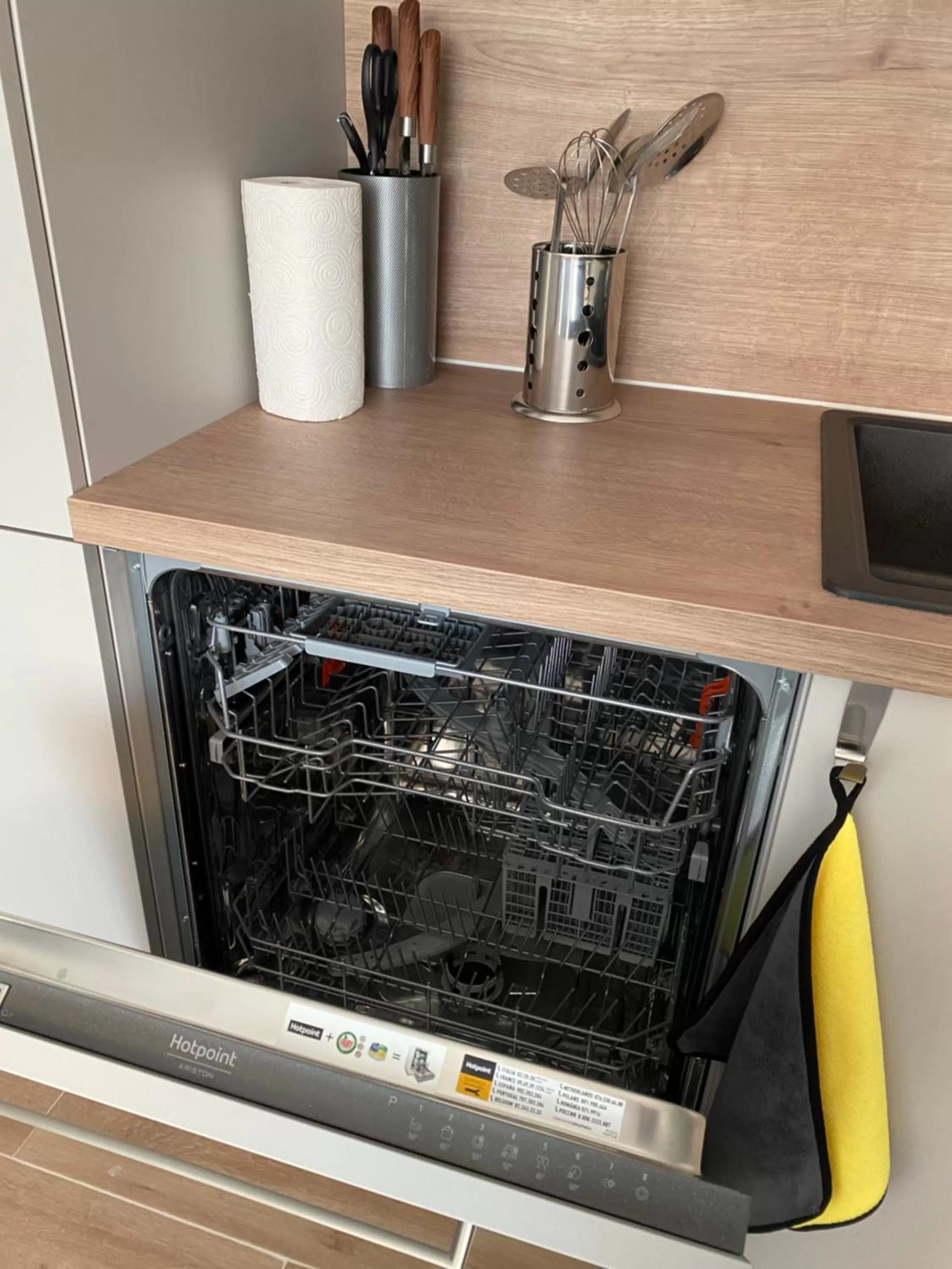 Kitchen or kitchenette, Kitchen/Kitchenette in 7th Sense boutique apartments