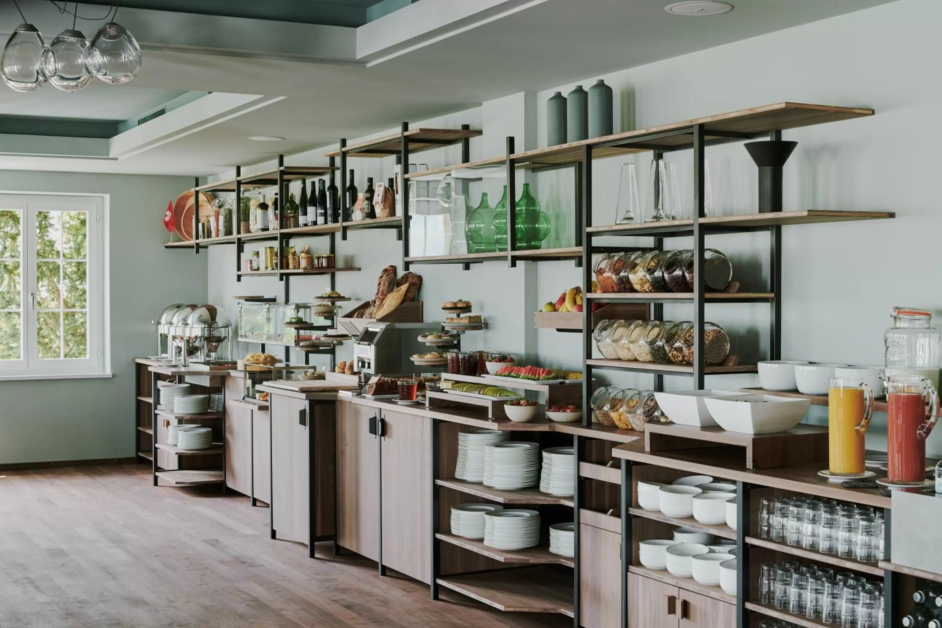 Restaurant/places to eat in The Cambrian