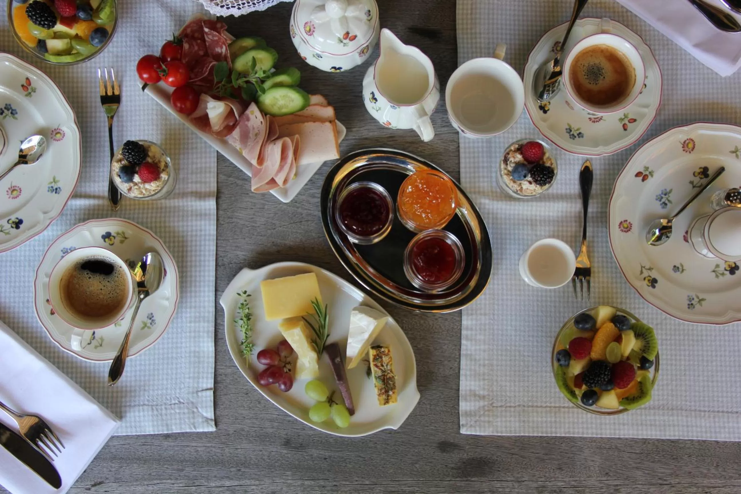 Breakfast in Villa Zollhaus Bed & Breakfast