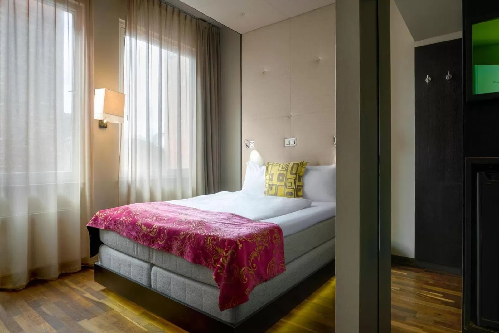 Photo of the whole room, Bed in Home Hotel Folketeateret