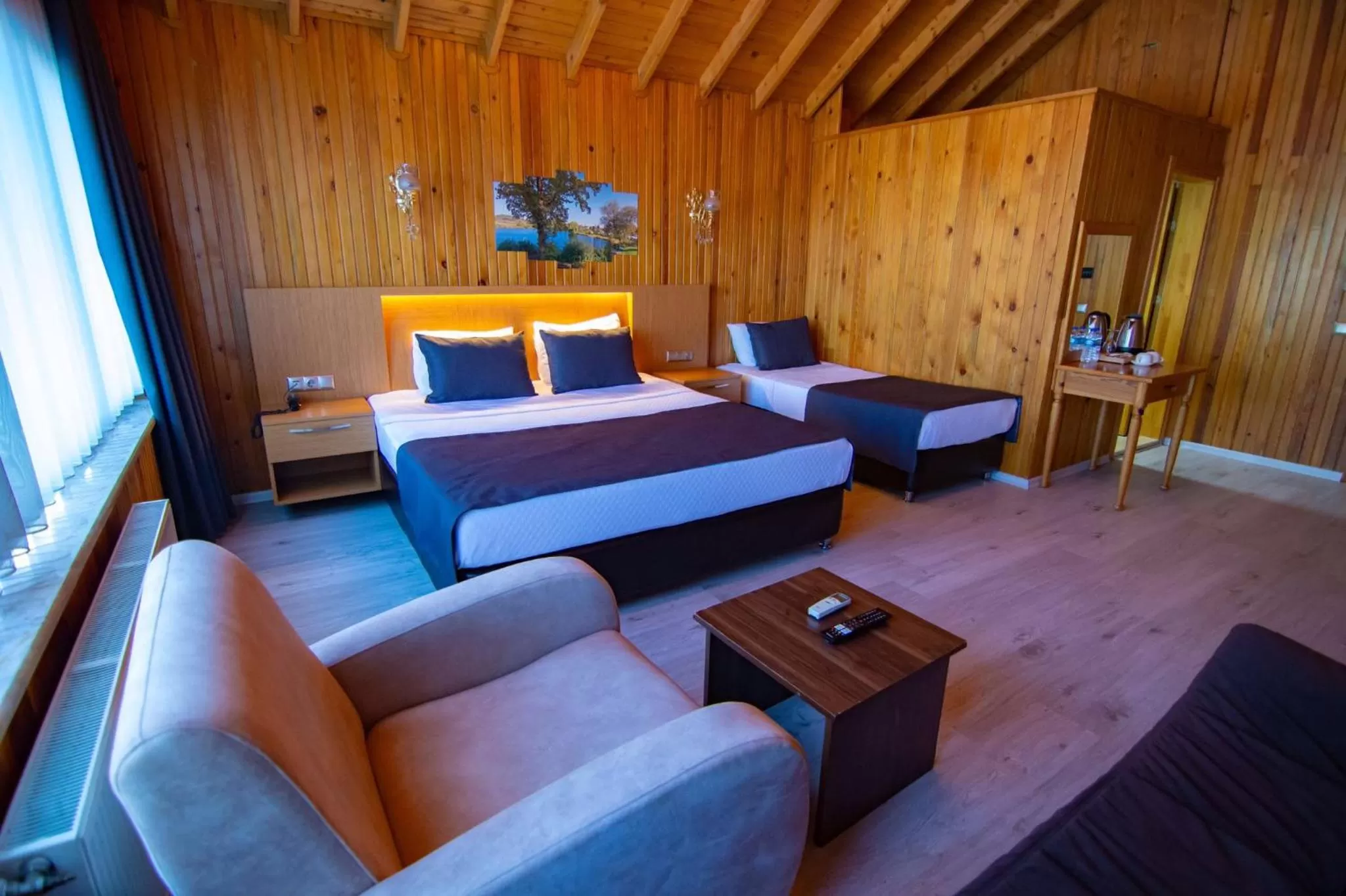 TV and multimedia, Bed in Sandal Otel