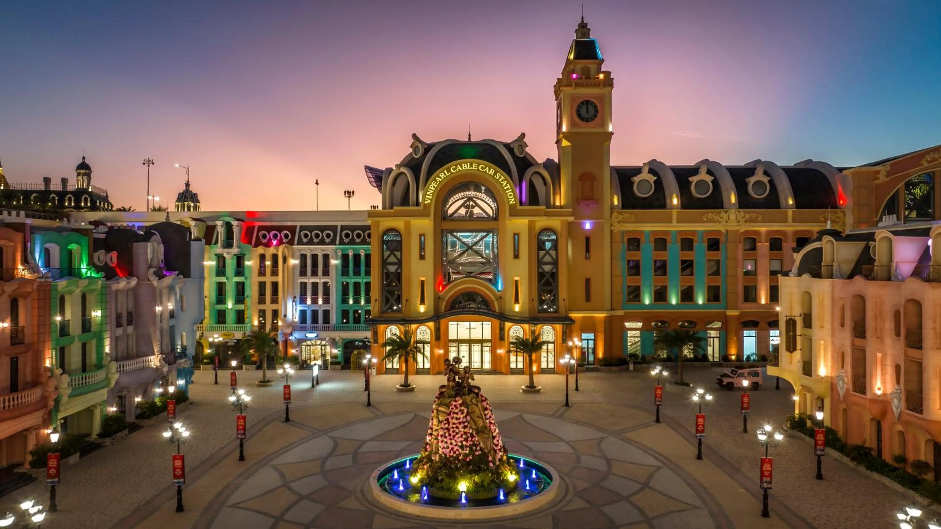 Evening entertainment in Vinpearl Beachfront Nha Trang