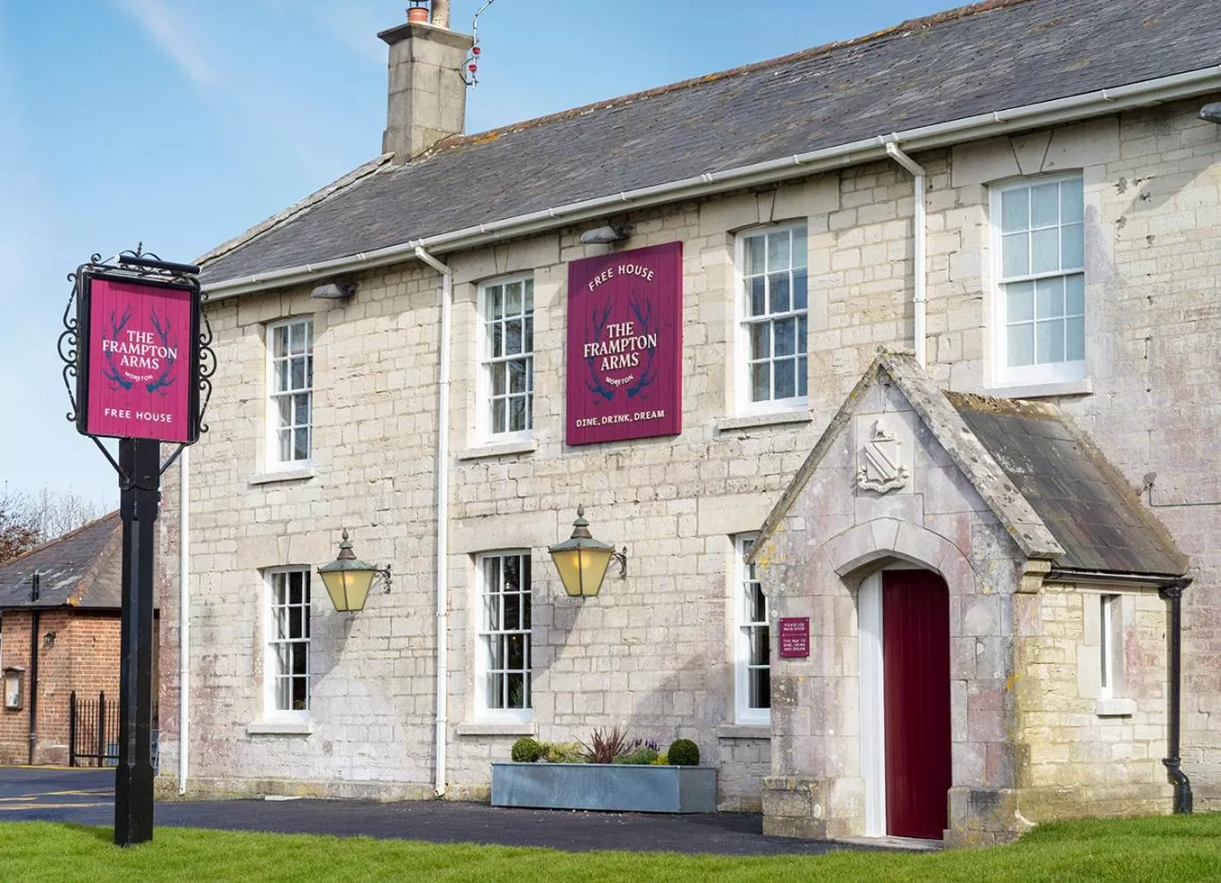 Property building in The Frampton Arms