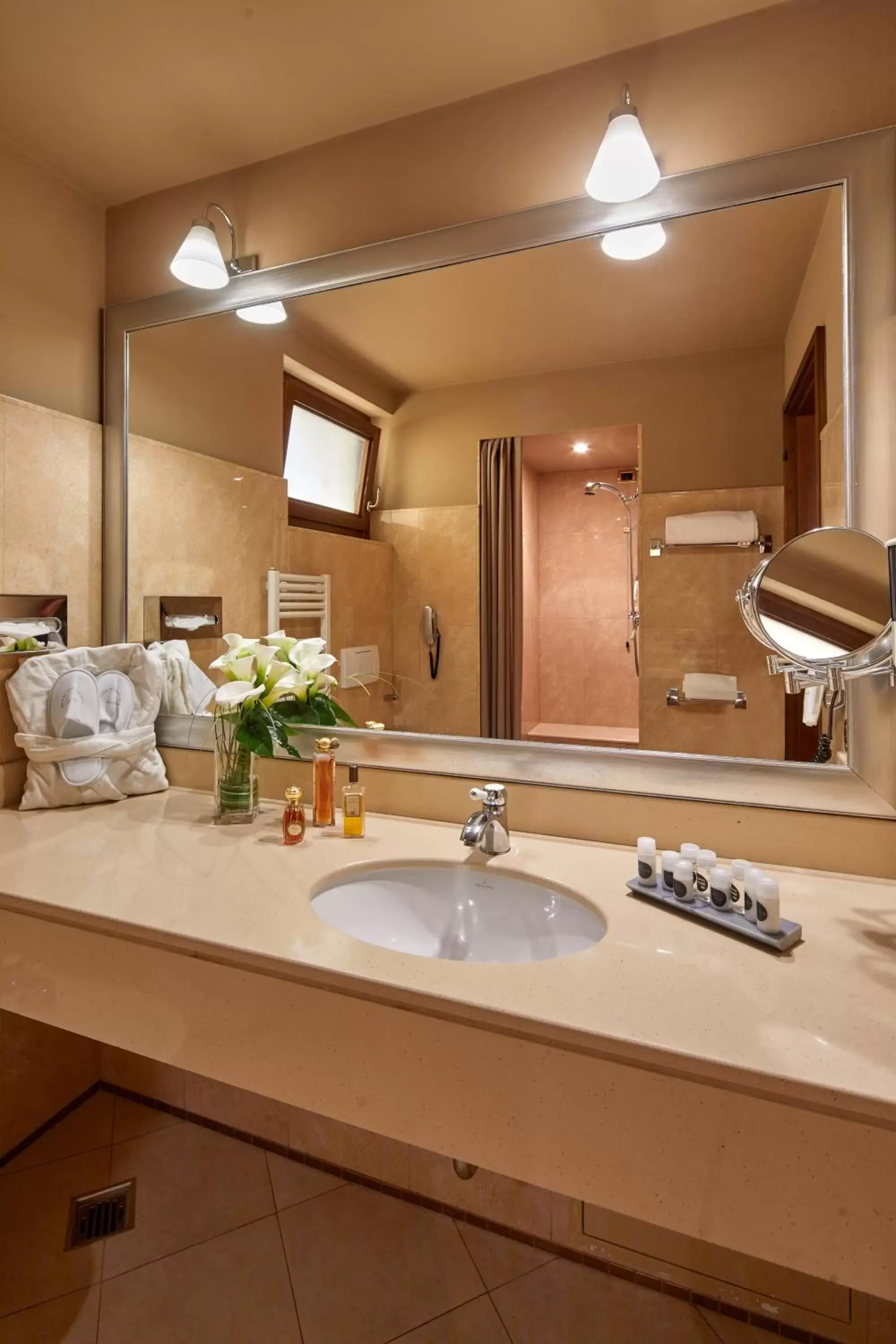 Double Room in Hotel Accademia Double Room in Hotel Accademia