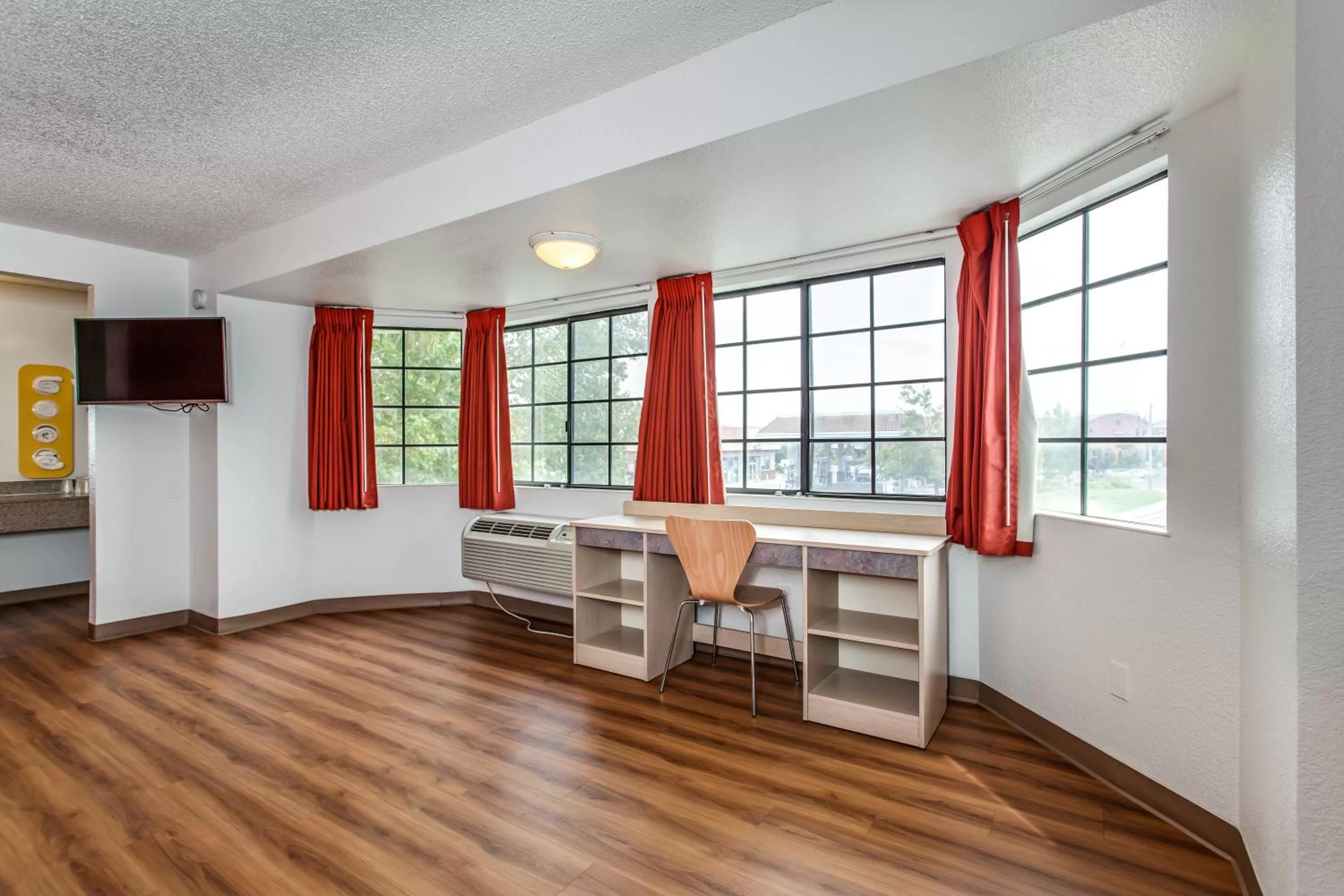 Bedroom in Motel 6-Fairfield, CA - North