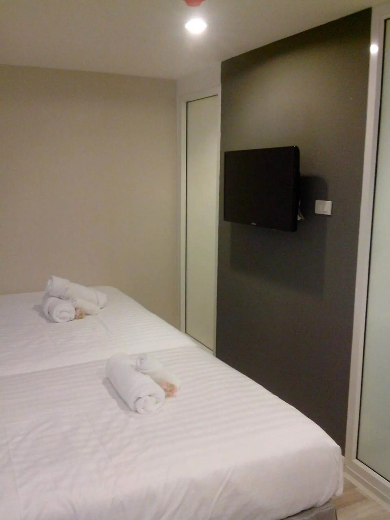 Decorative detail, Bed in Nantra Ploenchit hotel