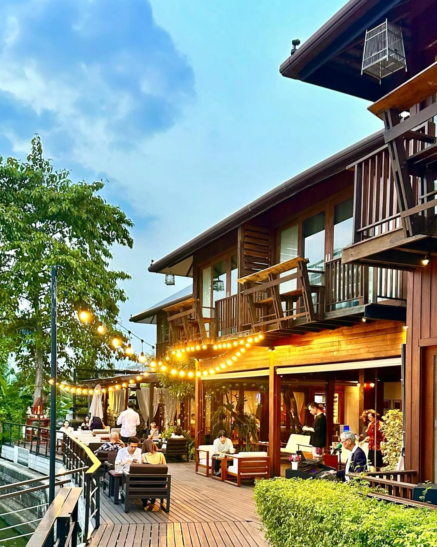 Property building in Chann Bangkok Noi