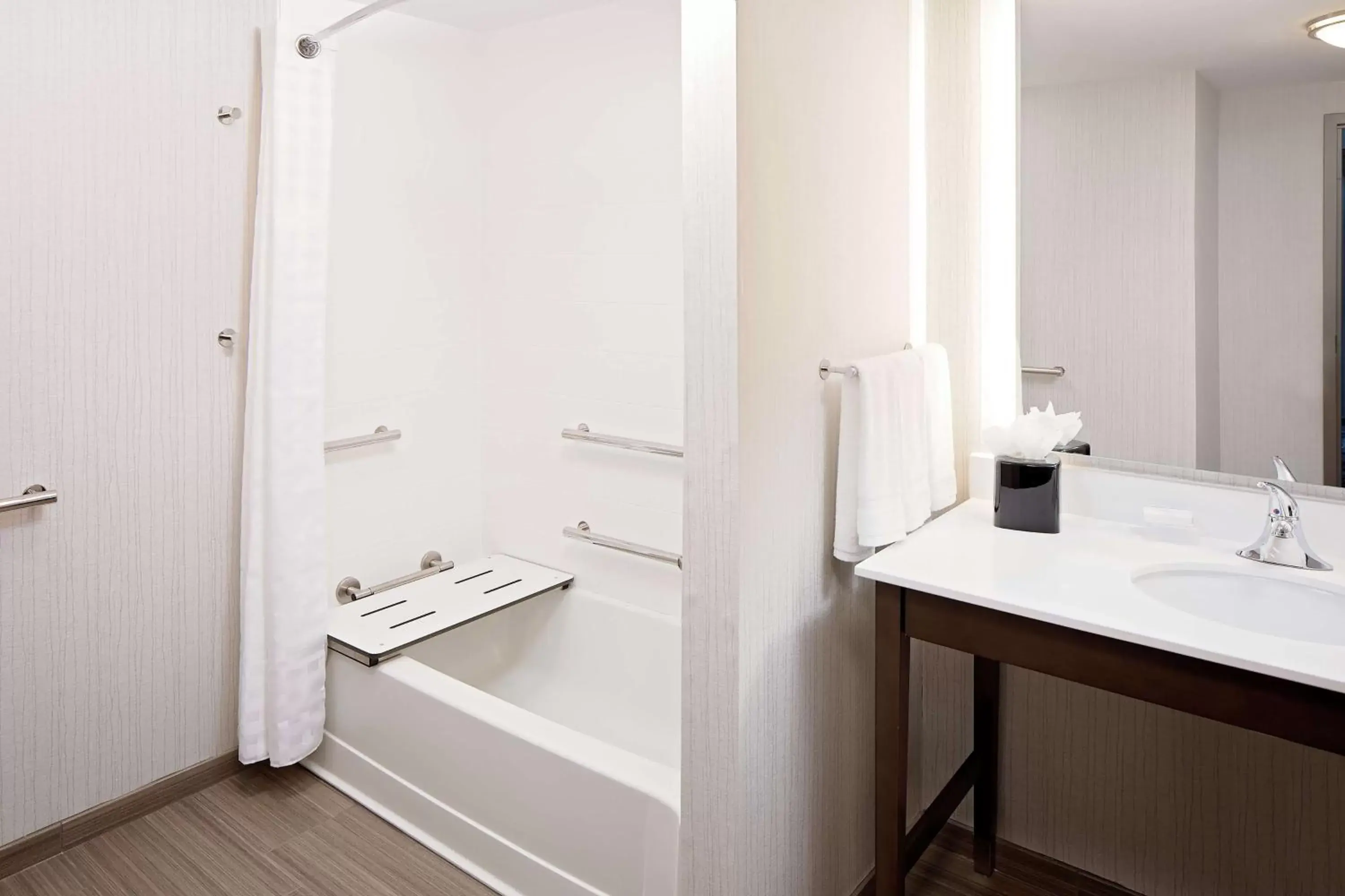 King Suite - Mobility Accessible/Non-Smoking in Homewood Suites By Hilton Ronkonkoma King Suite - Mobility Accessible/Non-Smoking in Homewood Suites By Hilton Ronkonkoma