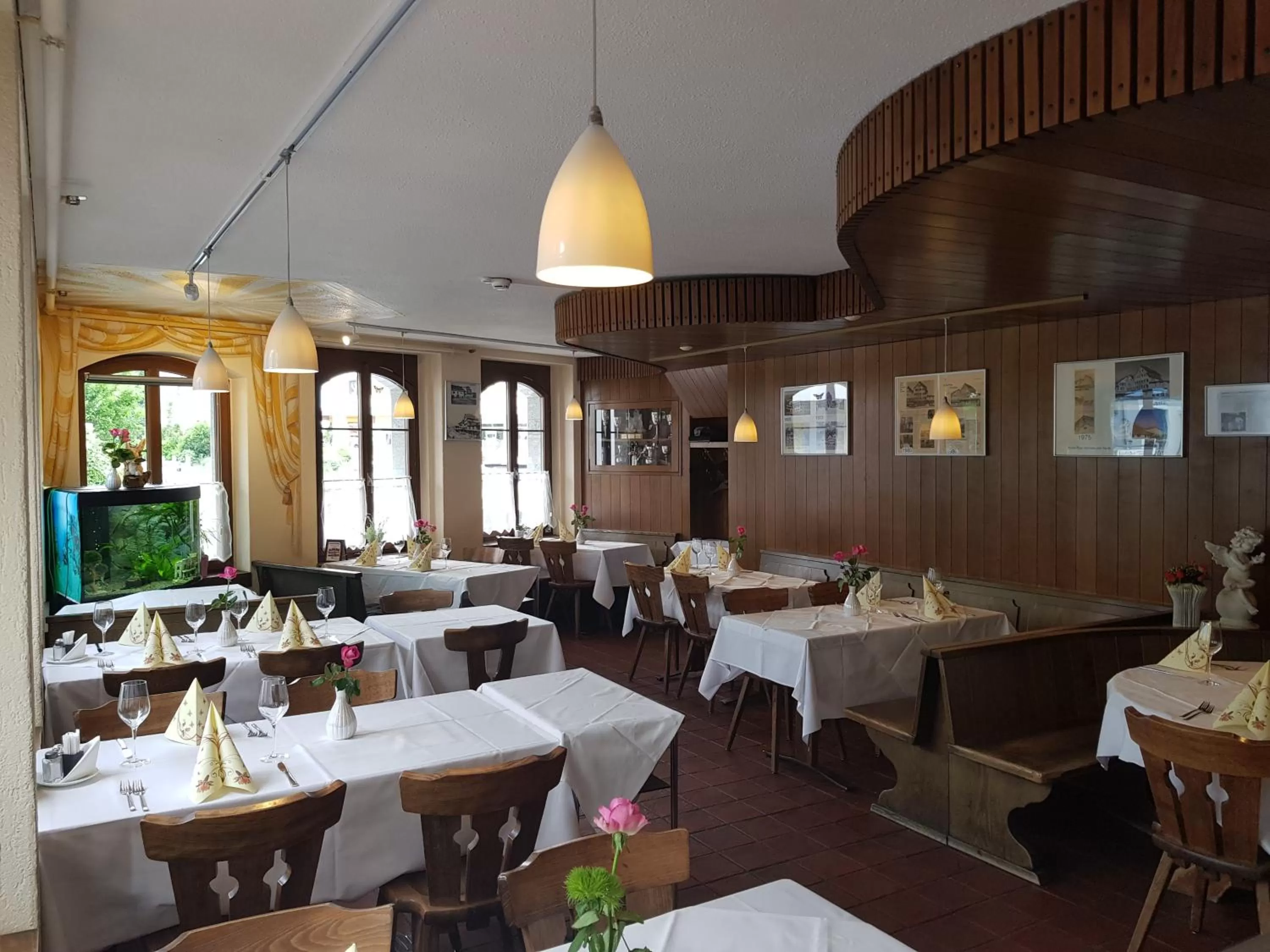 Restaurant/places to eat in Hotel Post