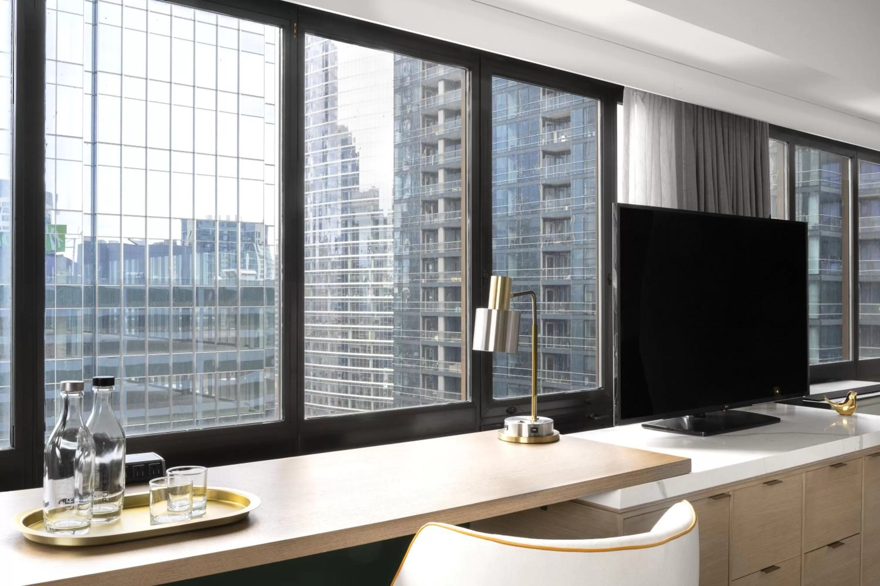 Bedroom in voco Chicago Downtown - Riverwalk by IHG