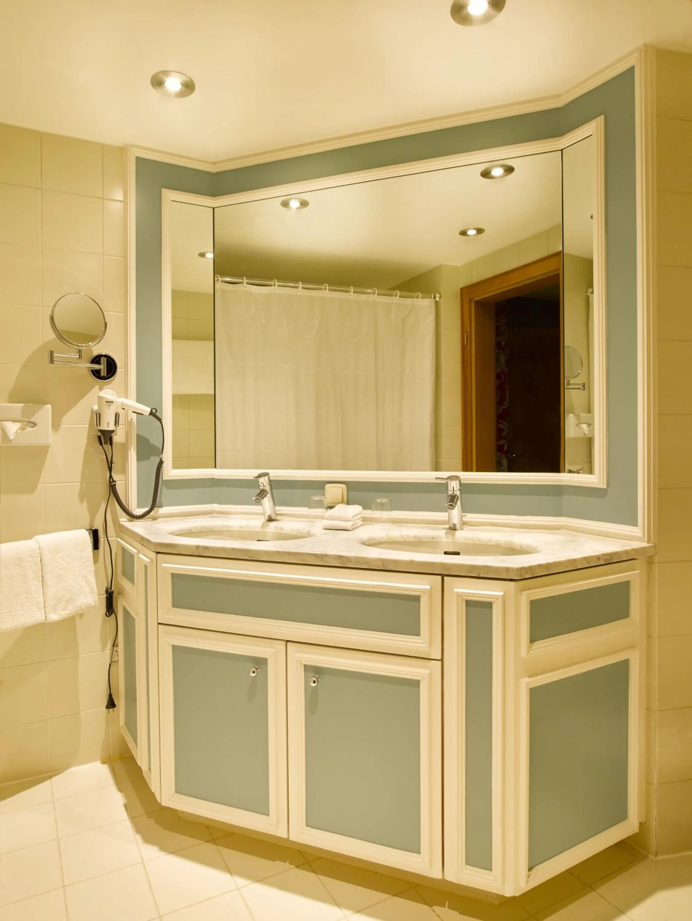 Shower in Seehotel Waltershof