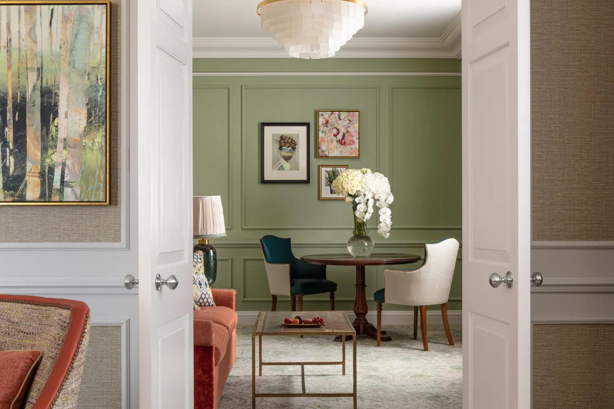 Living room in Four Seasons Hotel Hampshire