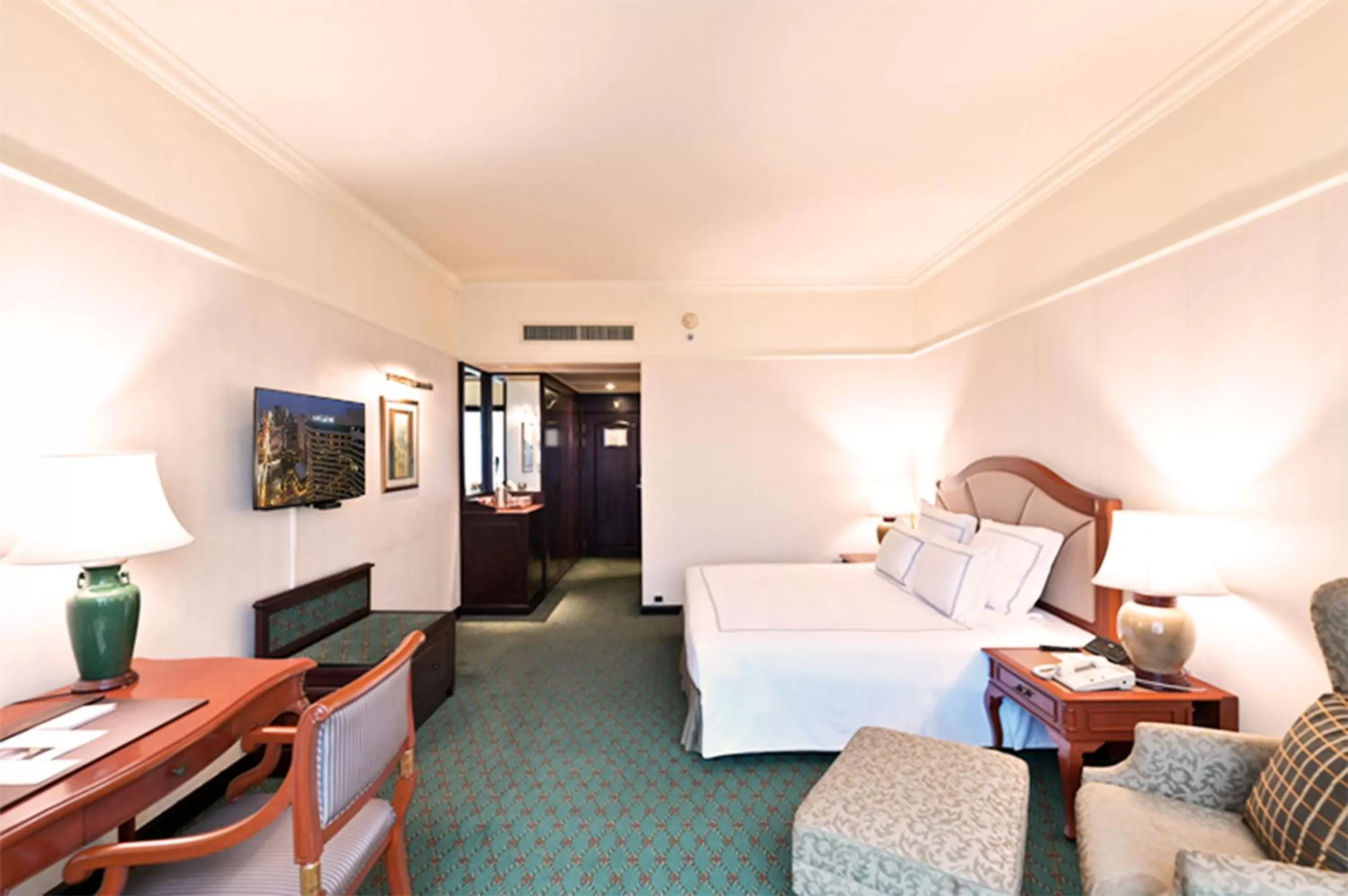 Bedroom, Bed in Swissotel Bangkok Ratchada