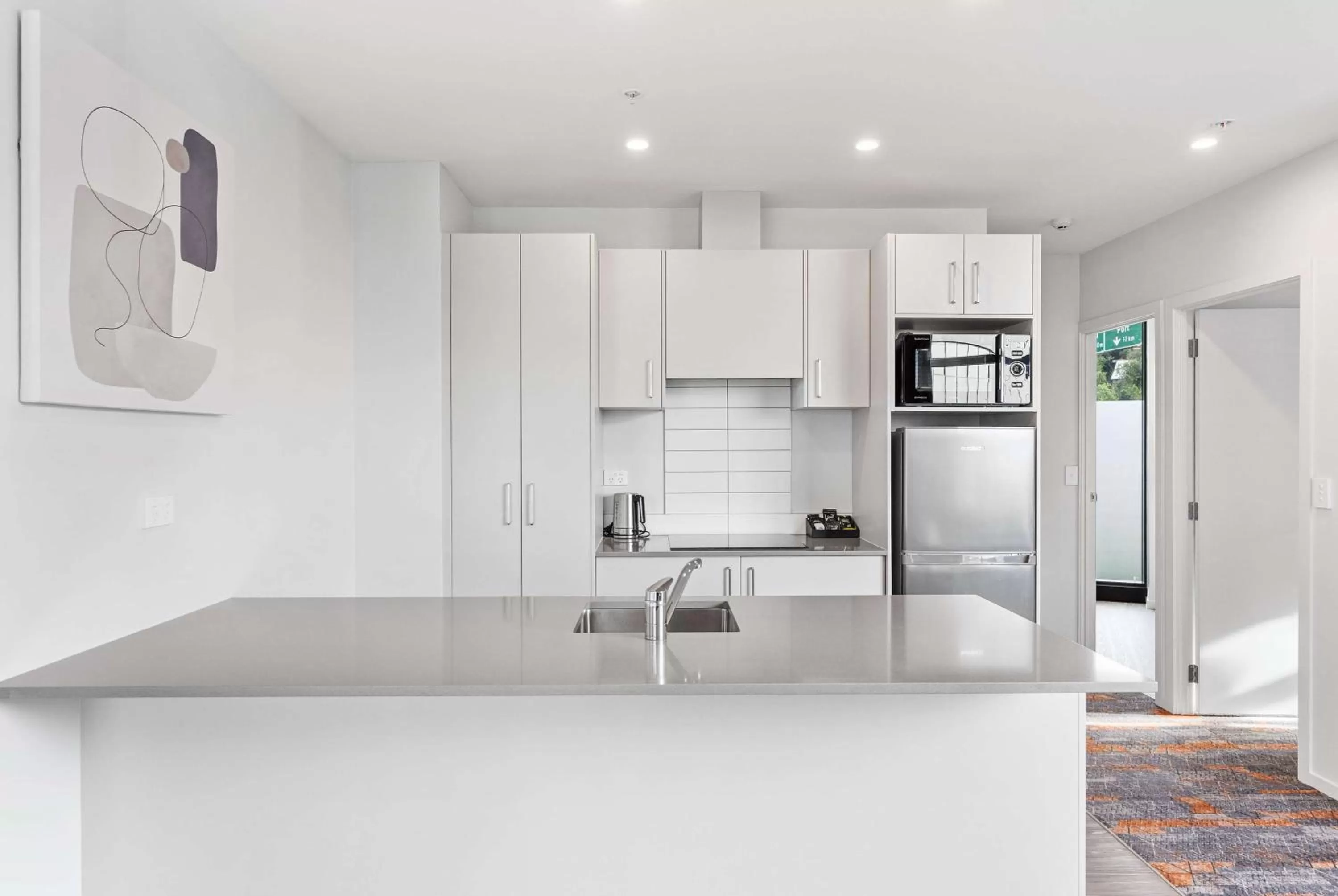 Photo of the whole room in Ramada by Wyndham Newmarket Auckland