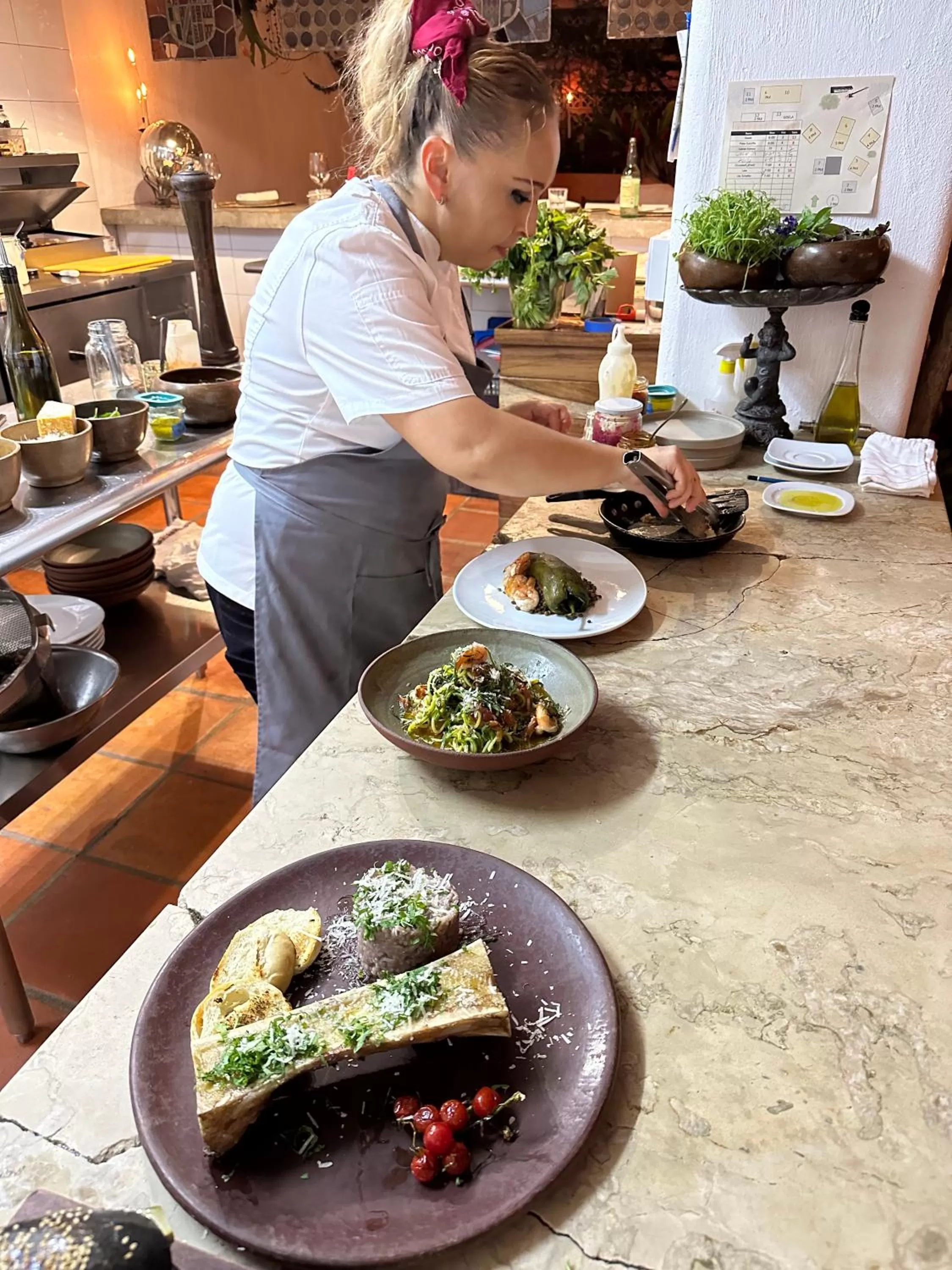 Restaurant/places to eat in Hotel Cielo Rojo