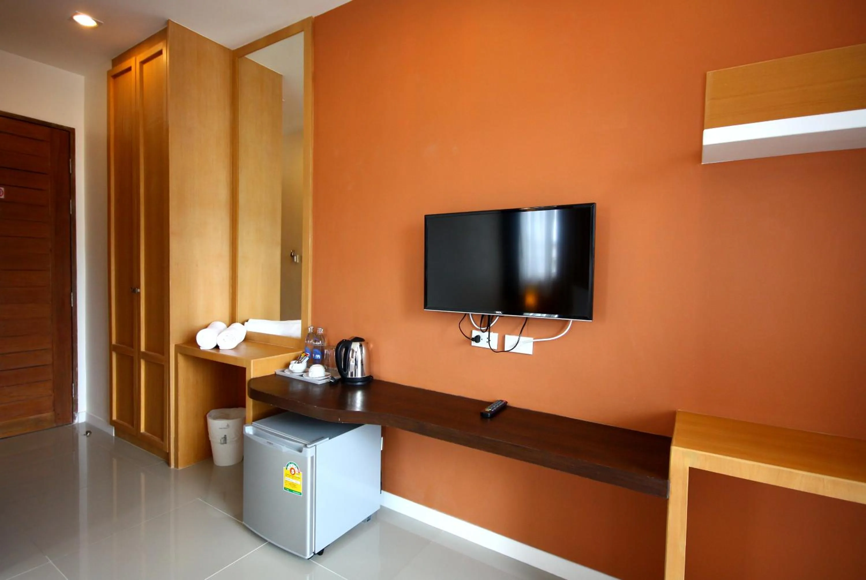 TV and multimedia in Breezotel - SHA Certified