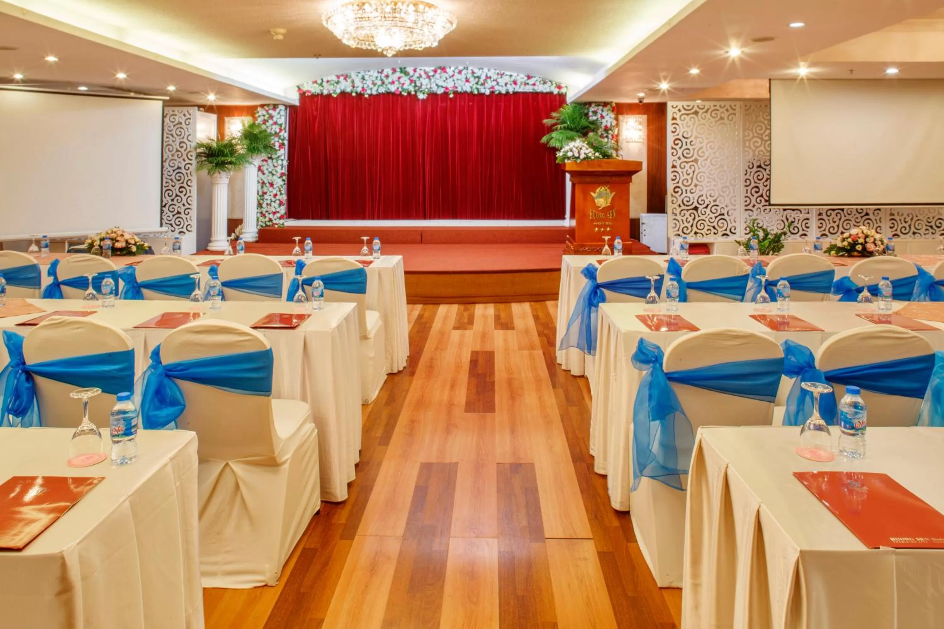 Meeting/conference room in Huong Sen Hotel