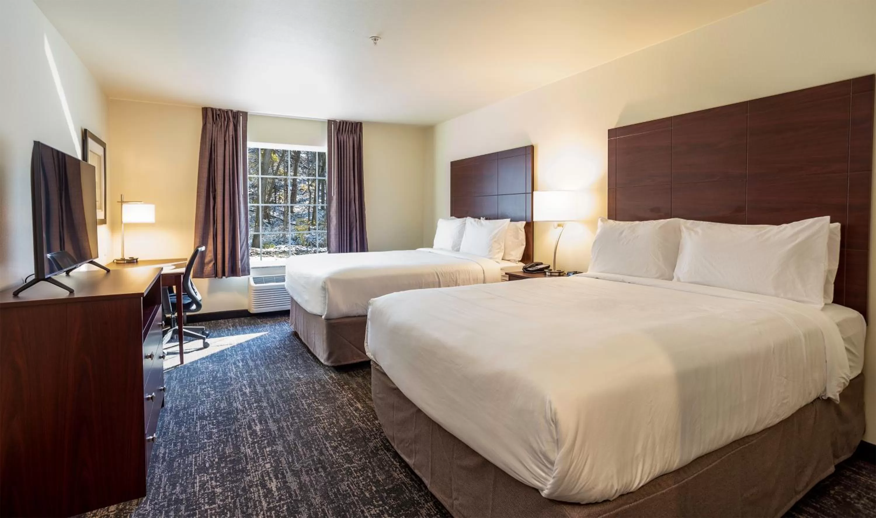 Bed in Cobblestone Inn & Suites - Brookville