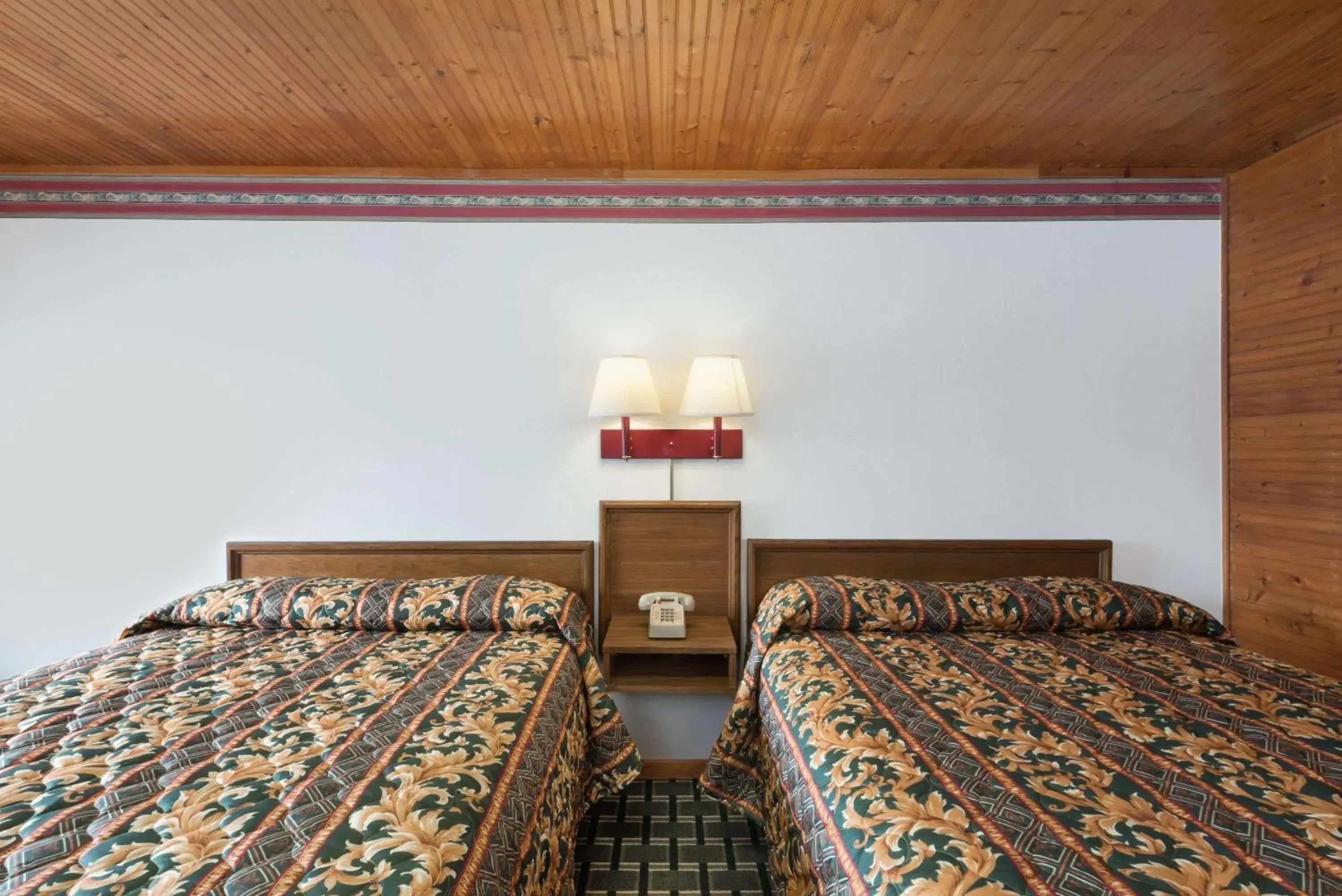 Double Room with Two Double Beds - Non-Smoking in Post Oak Inn Double Room with Two Double Beds - Non-Smoking in Post Oak Inn